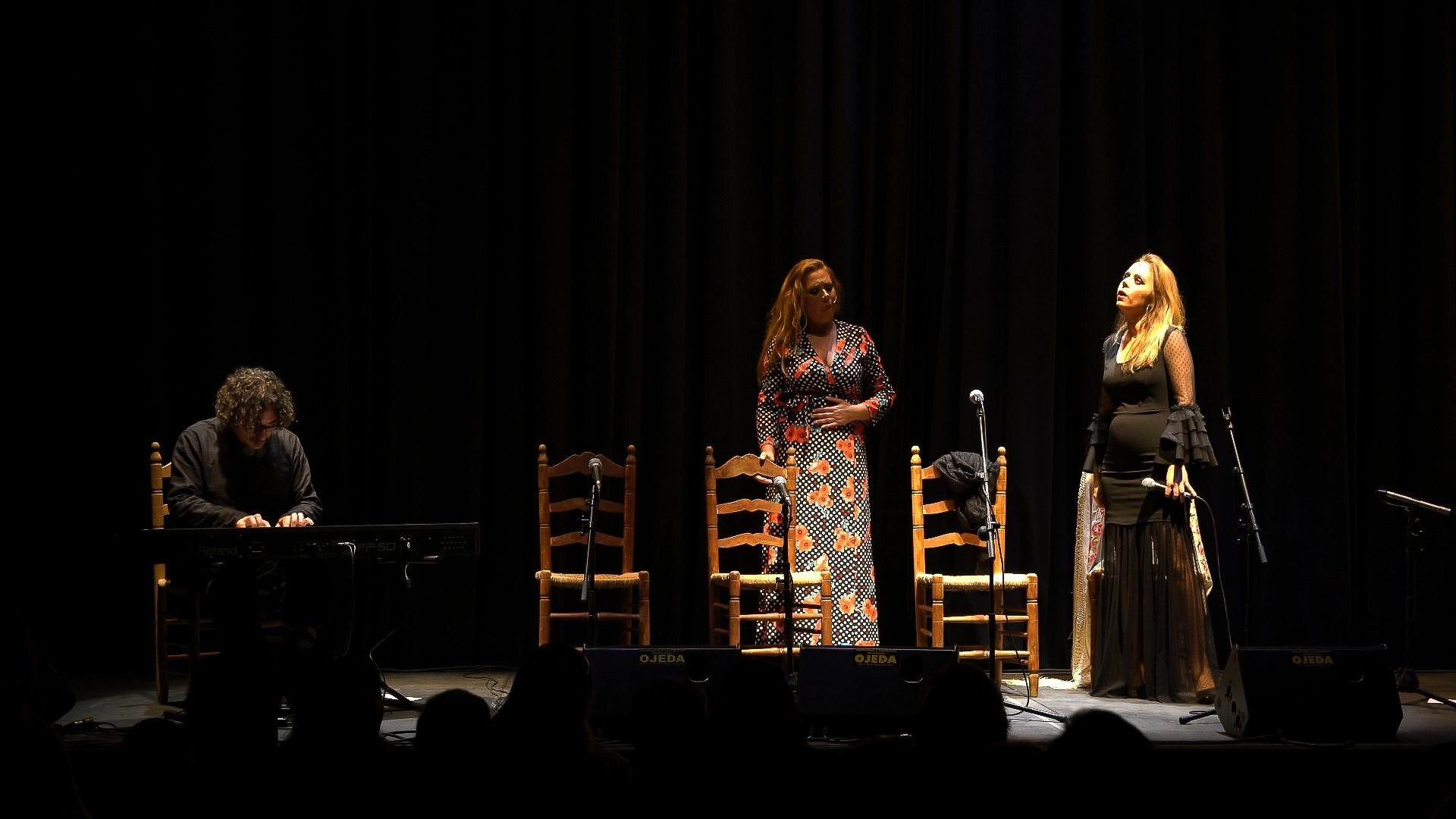 Aroa Cala y Nazaret Cala por sevillanas