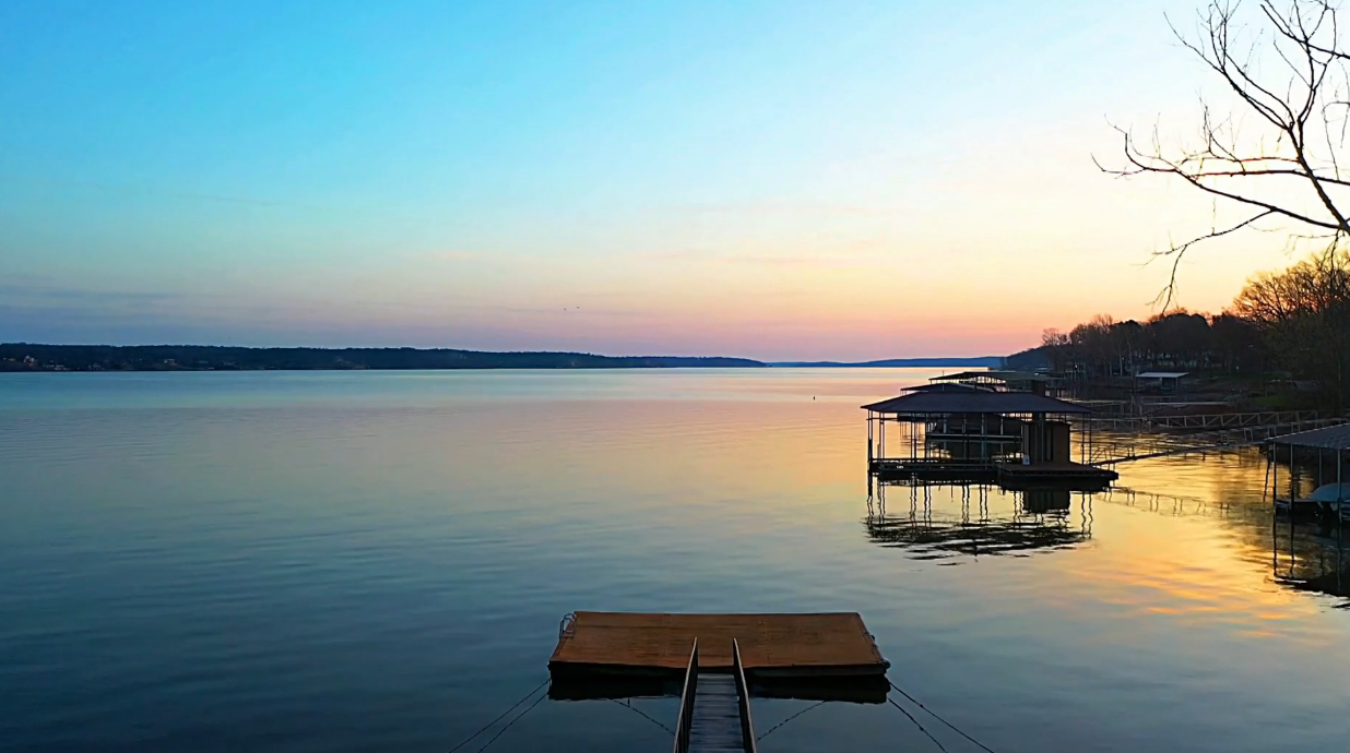 Walk-in-the-woods  [L-1013 Lightbox Video]