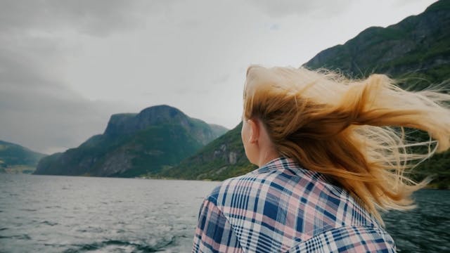 Hike With Jessie   [NB-1032]