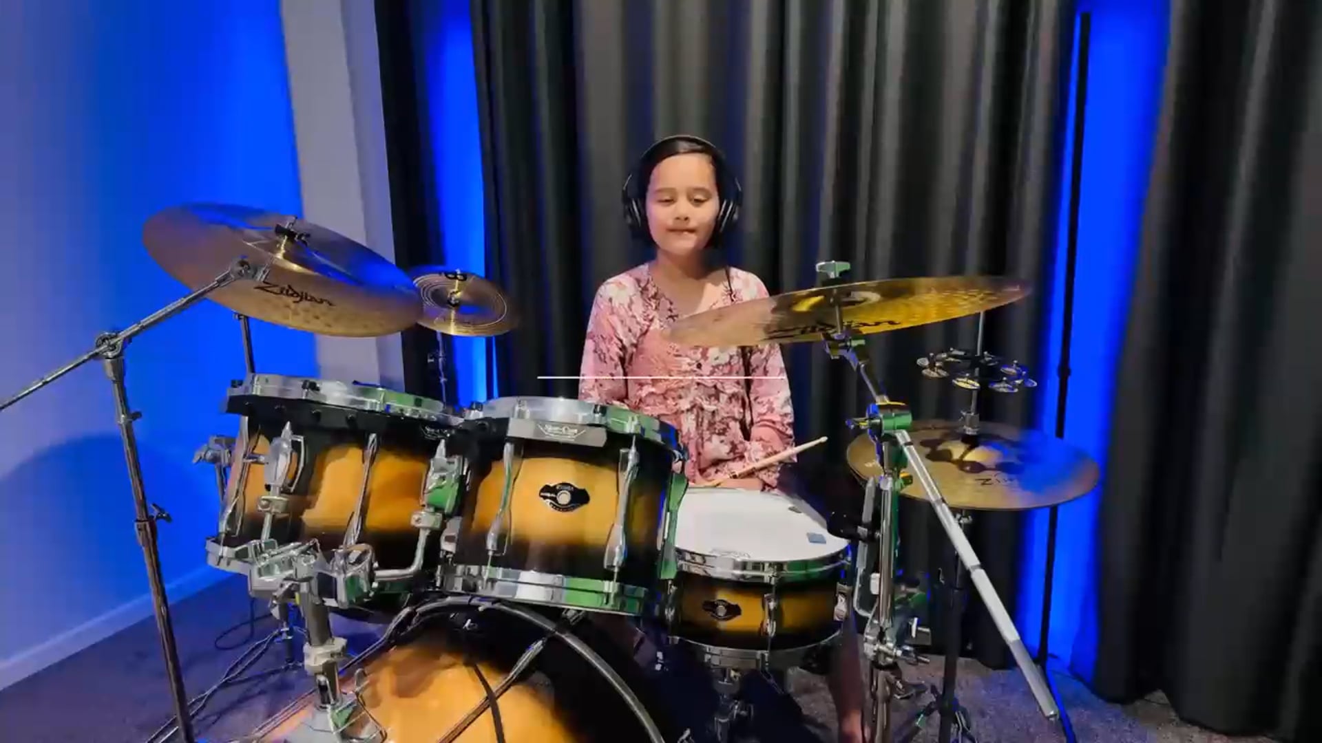 DRUM COVER BY ARYSSA-APT BY ROSE & BRUNO MARS