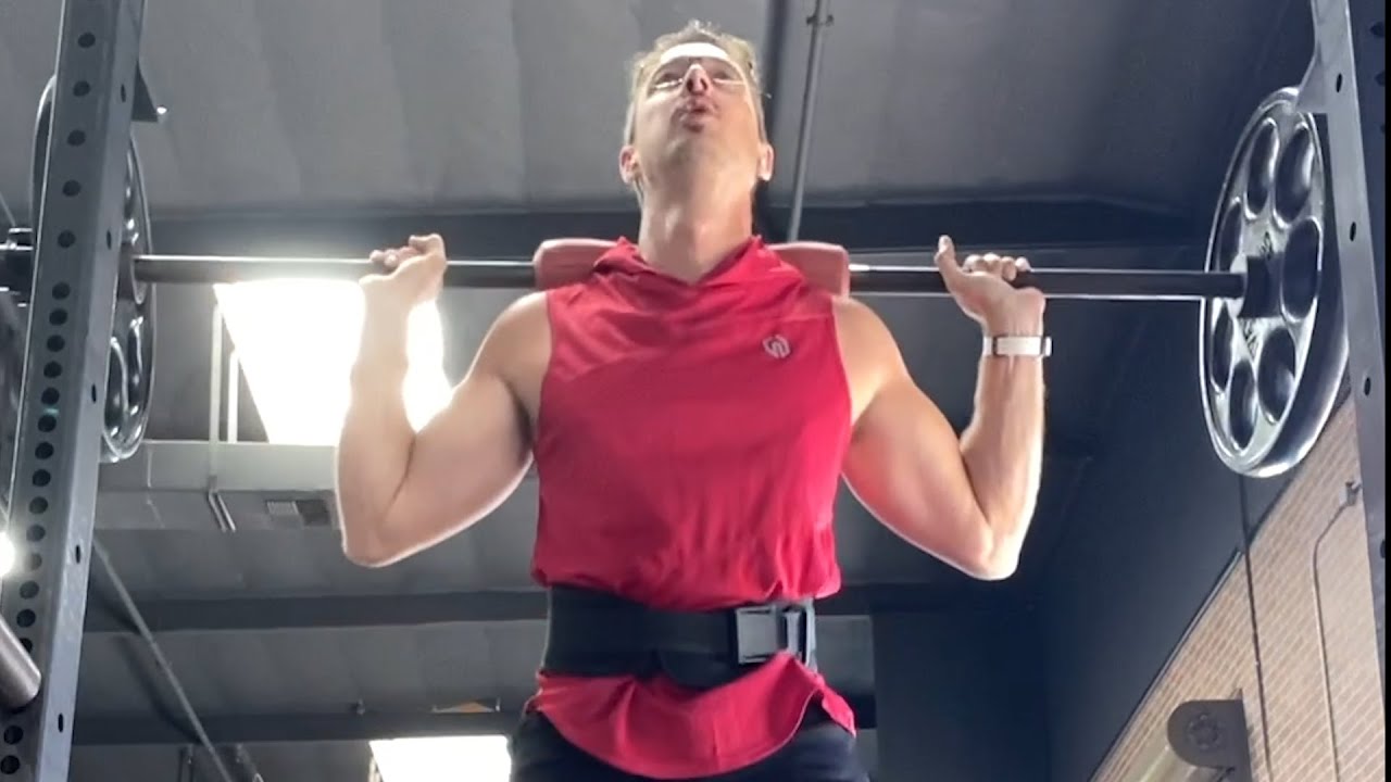 PUMP IT TO THE Freak’In MoooOon!!! Fit over 40 😎💪🏻🚀