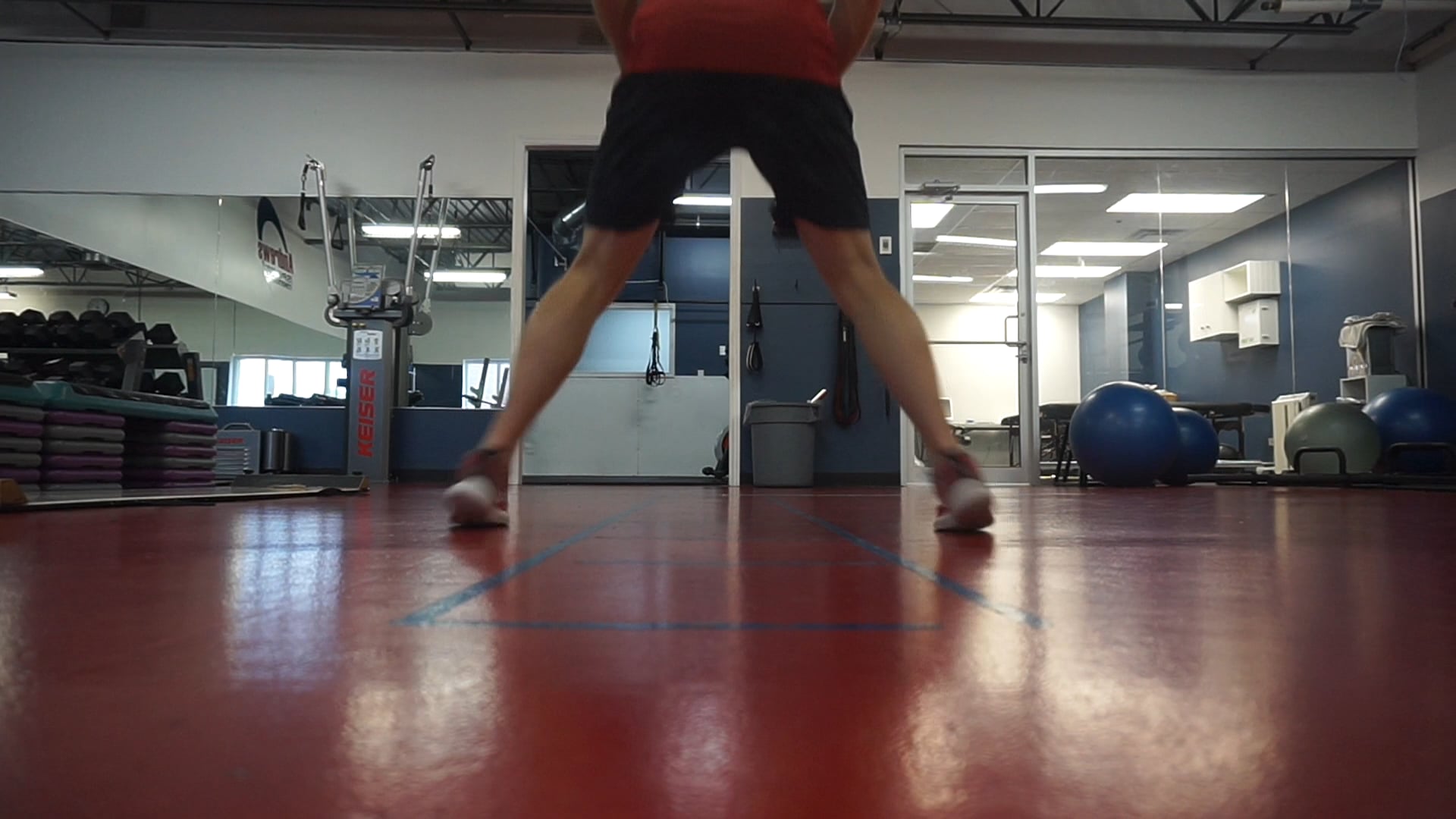 Ladder 2 Feet Scissors - Foundational