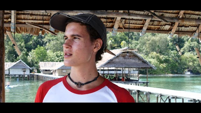 S2E14 Swimming with Manta Rays