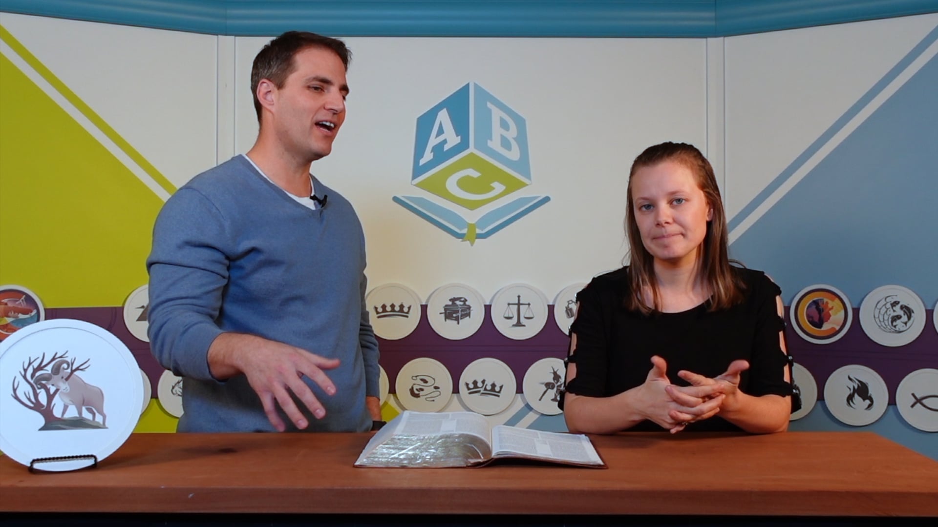 S1 Lesson 25 - God's covenant with Abraham continued through his son Isaac.