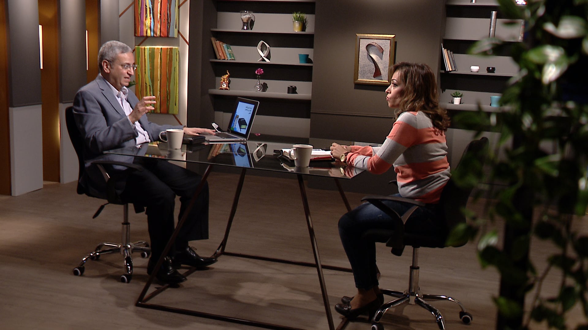 هل الكتاب المقدس يشرح بدقة احداث الخلق ؟