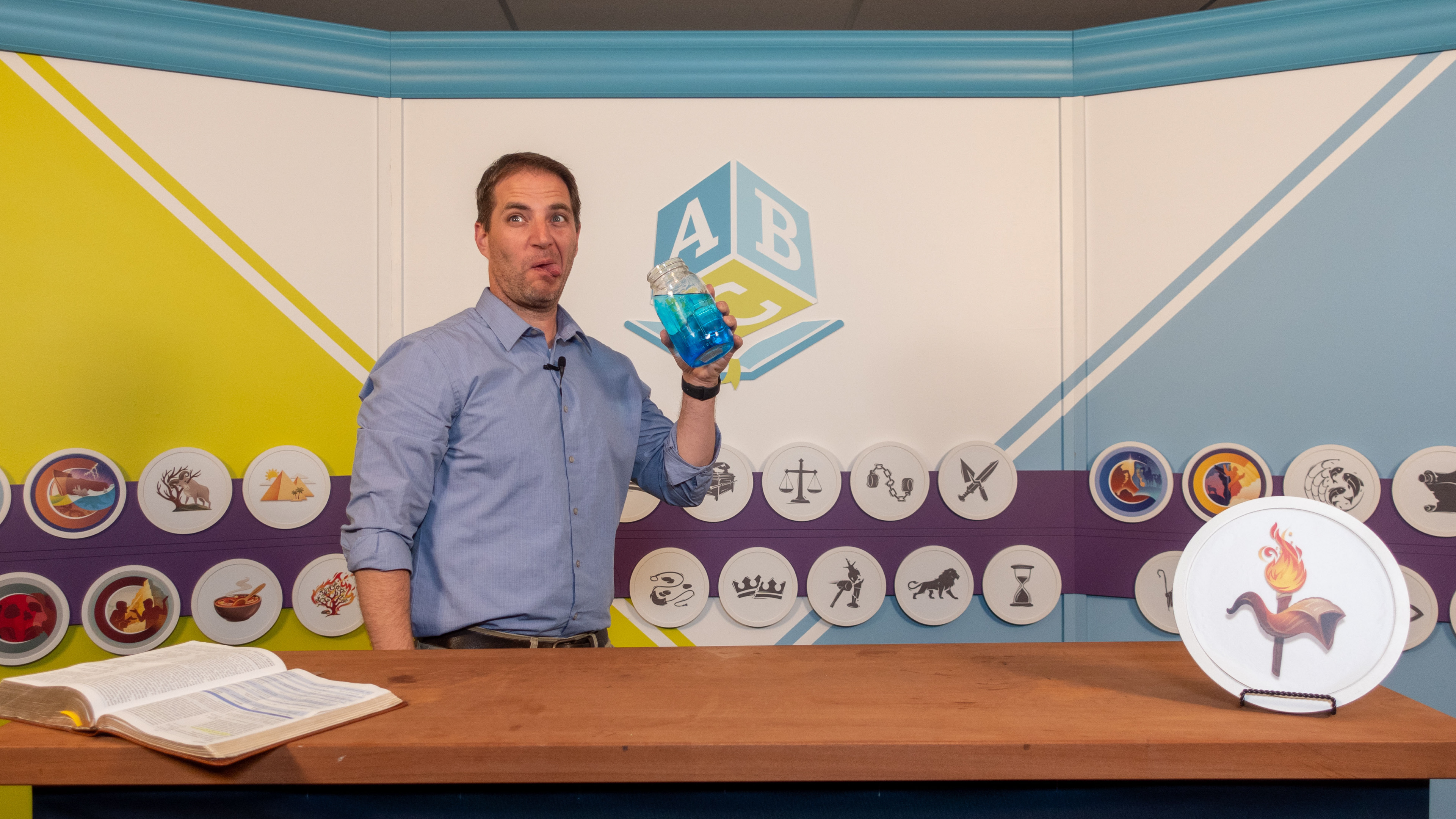 S2 Lesson 13-God used Gideon to defeat the Midianites & deliver the Israelites