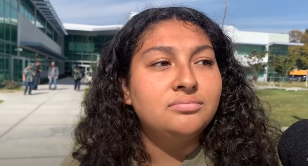 She hopes her mom doesn't see this witnessing encounter