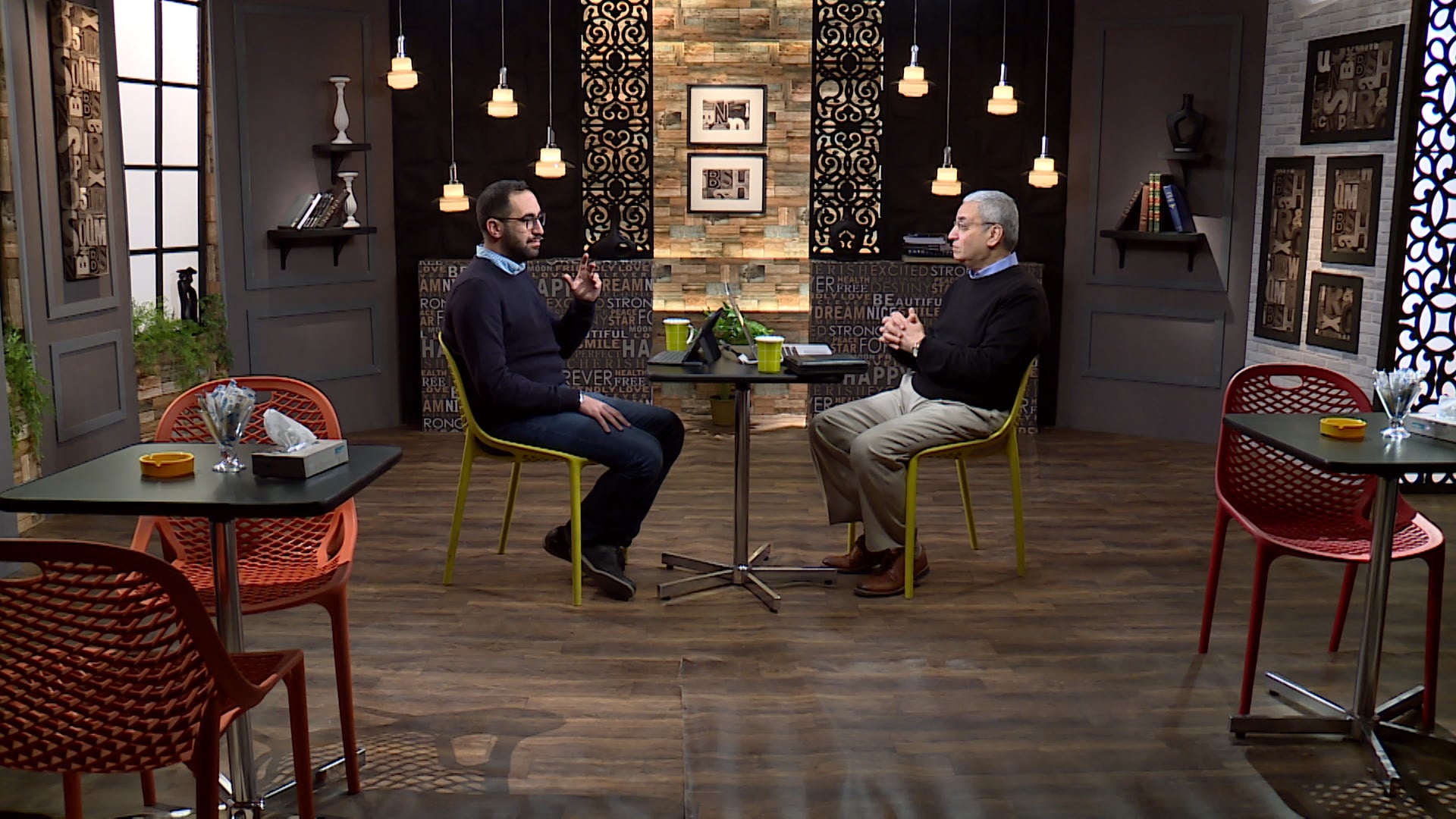 لماذا توجد تفسيرات مختلفة لنفس الادلة ؟