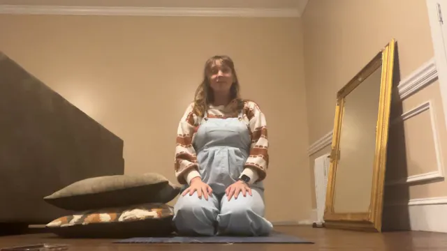 Mindful Moments ( Exploring pain vs d...