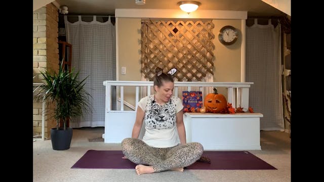 KIDS - Halloween Yoga