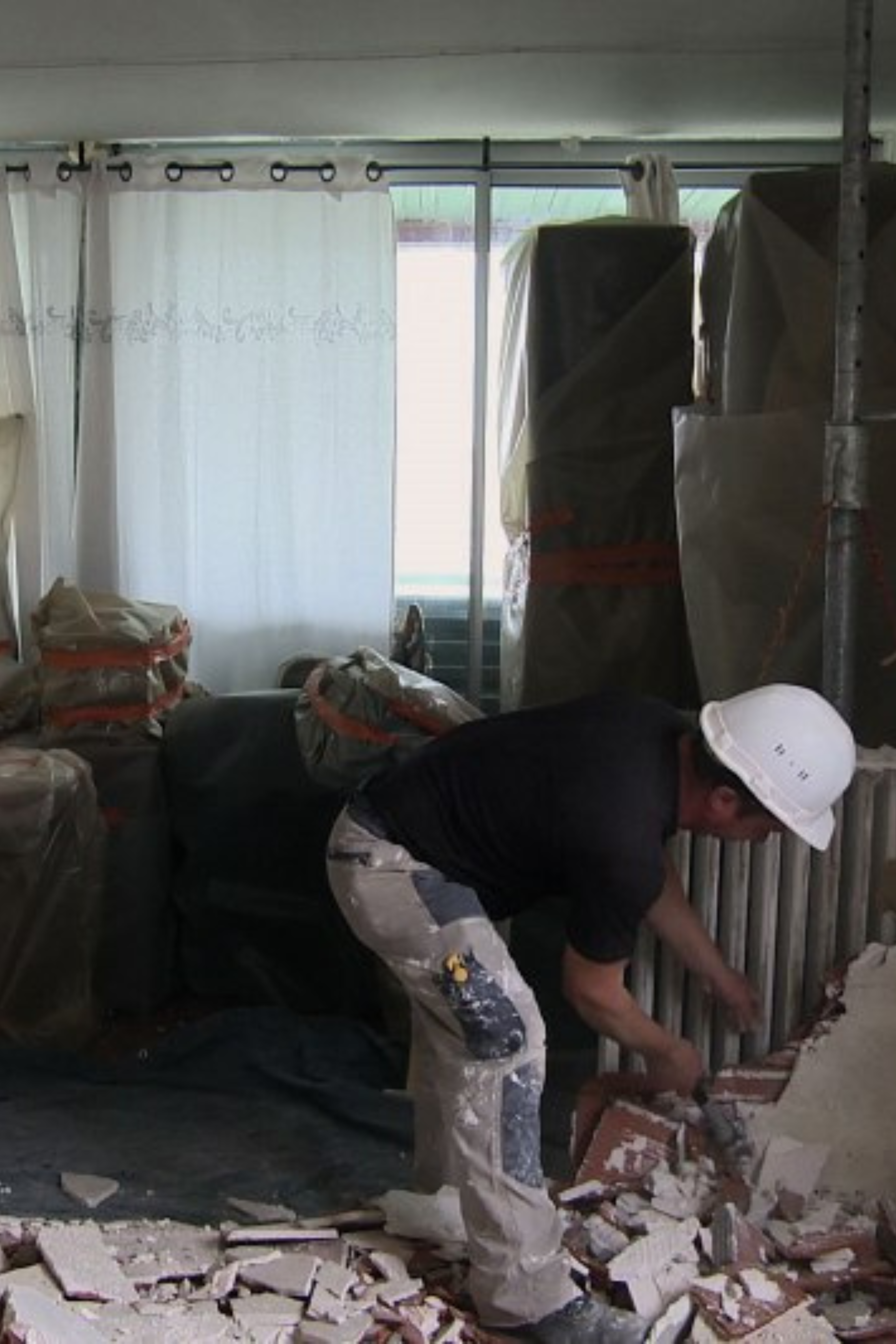 Habitation Légèrement Modifiées (Slightly Modified Housing)