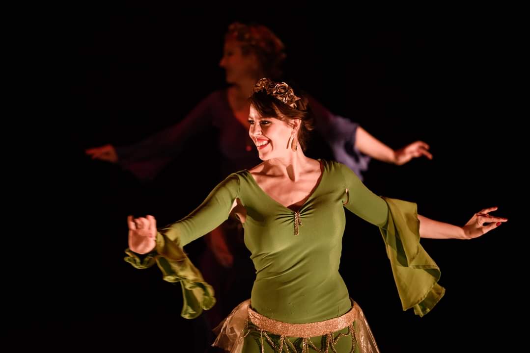 basistechniek buikdans 2: complexere bewegingen en verplaatsen door de ruimte