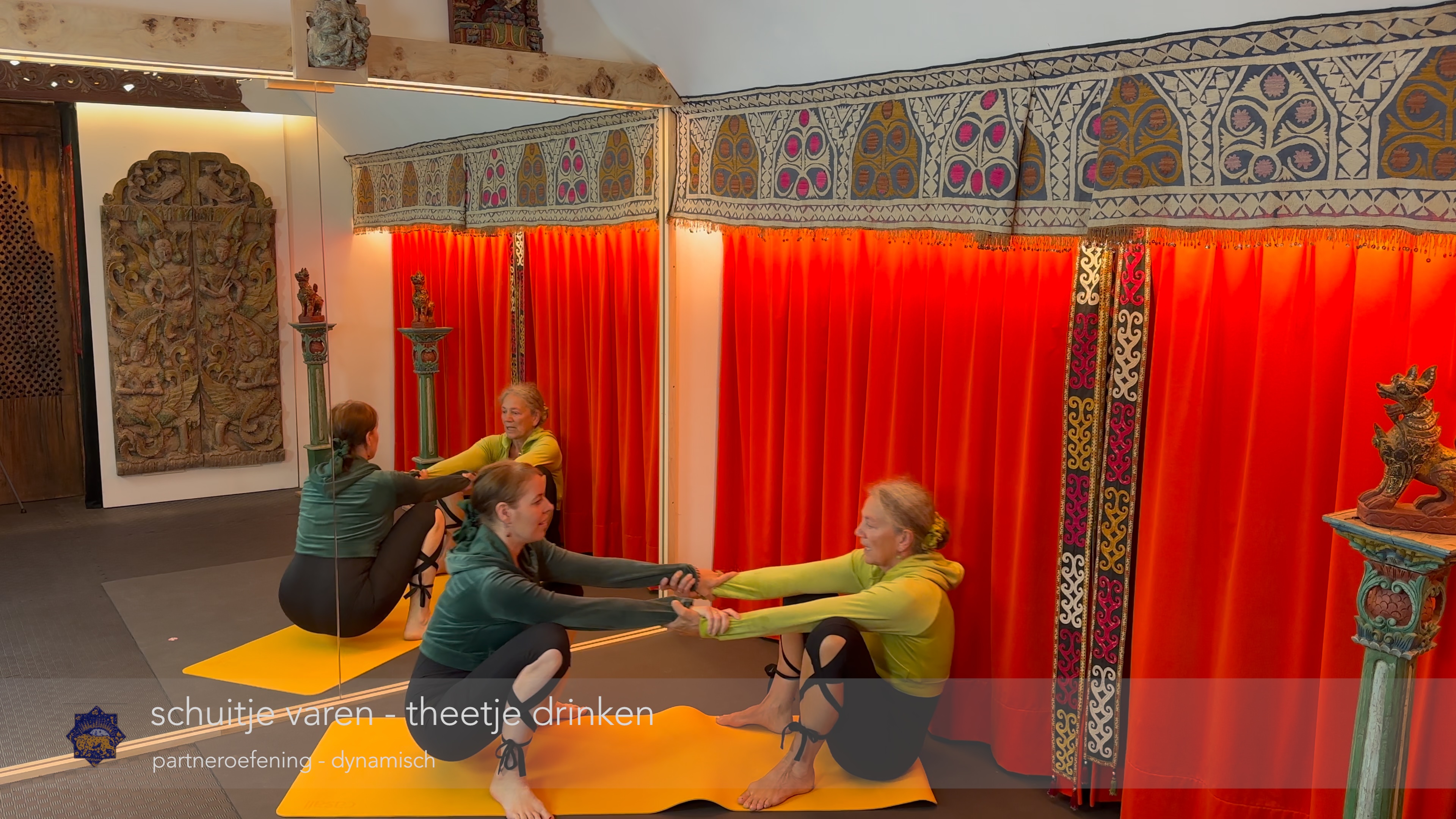 oefening met partner: van aapzit naar schuitje-varen theetje-drinken