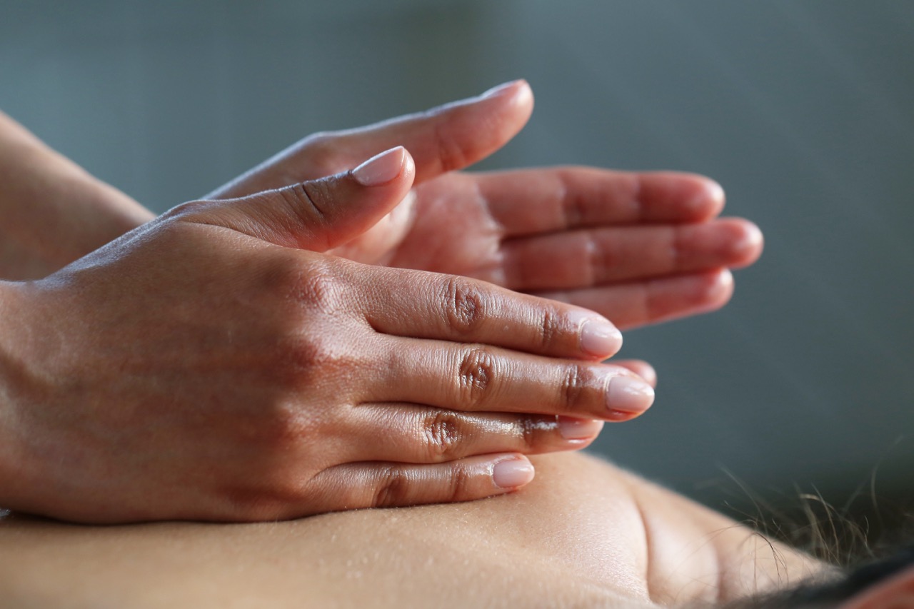 instructie zelfmassage: uitleg bij en oefenen van massagetechnieken