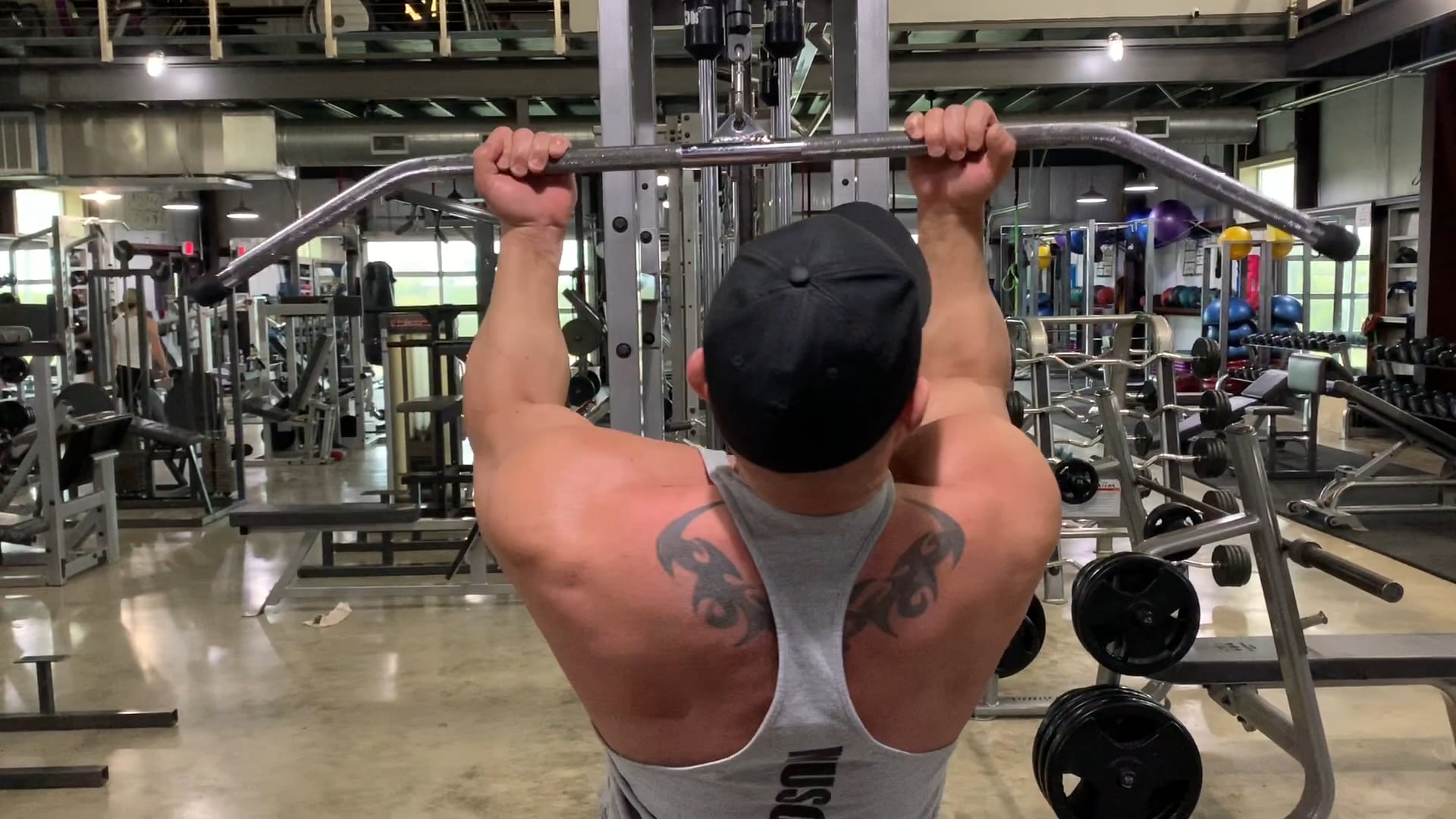 Back: Underhand Grip Pulldown