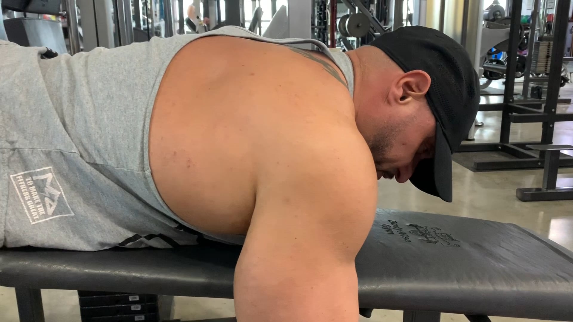 Leg: Single Laying Leg Curl