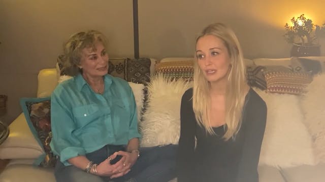 Interview with actresses Mimi Kuzyk a...