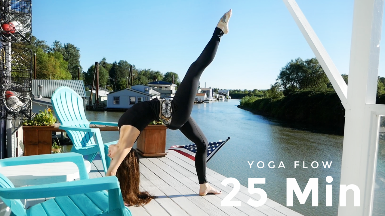 25 Minute Yoga Flow - Quick & Efficient | Yoga with Christa 