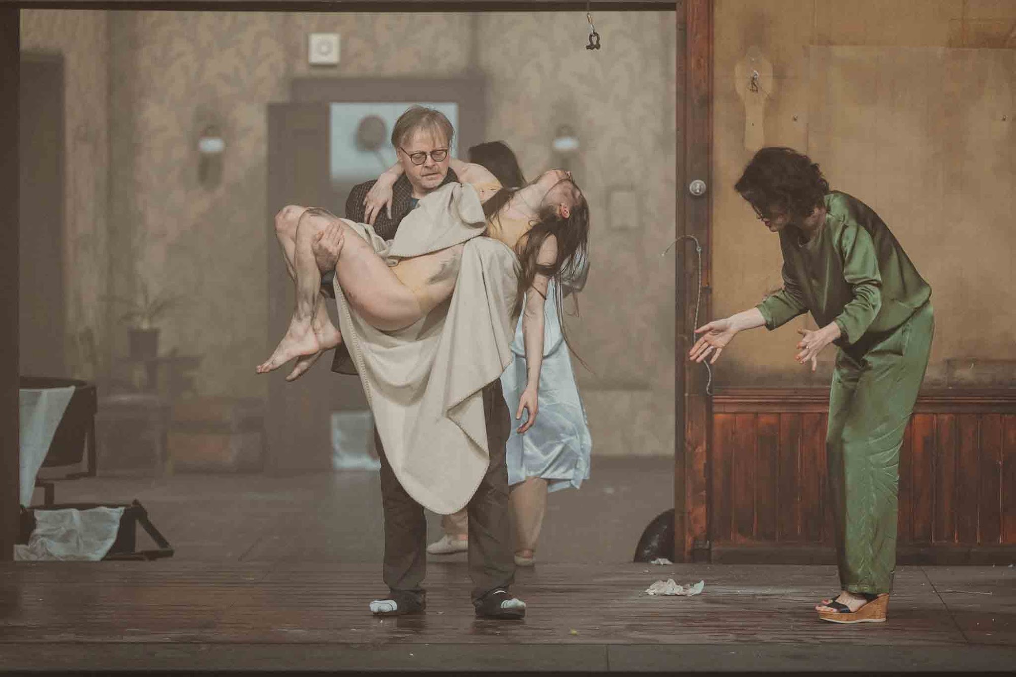 Dmitry Krymov's "Fragment"