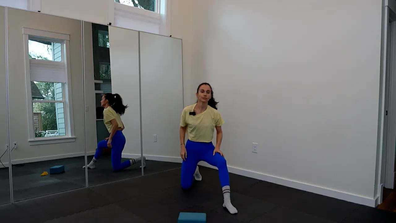 Abs & Glutes with a yoga block & band - 15 mins
