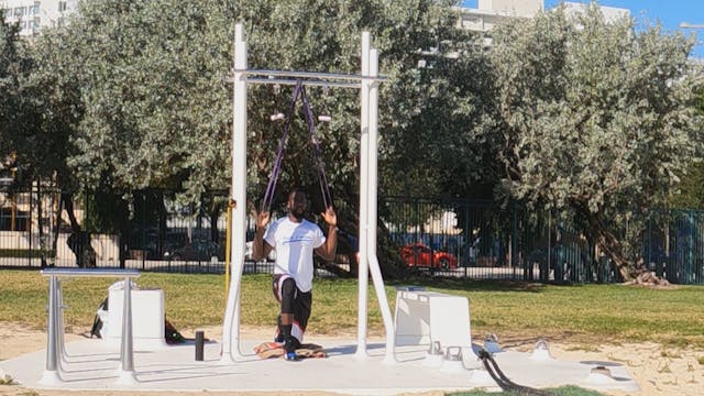 Band Half Kneeling Lat Pull Down