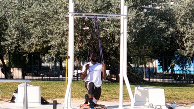 Band Close Grip Lat Pull Down