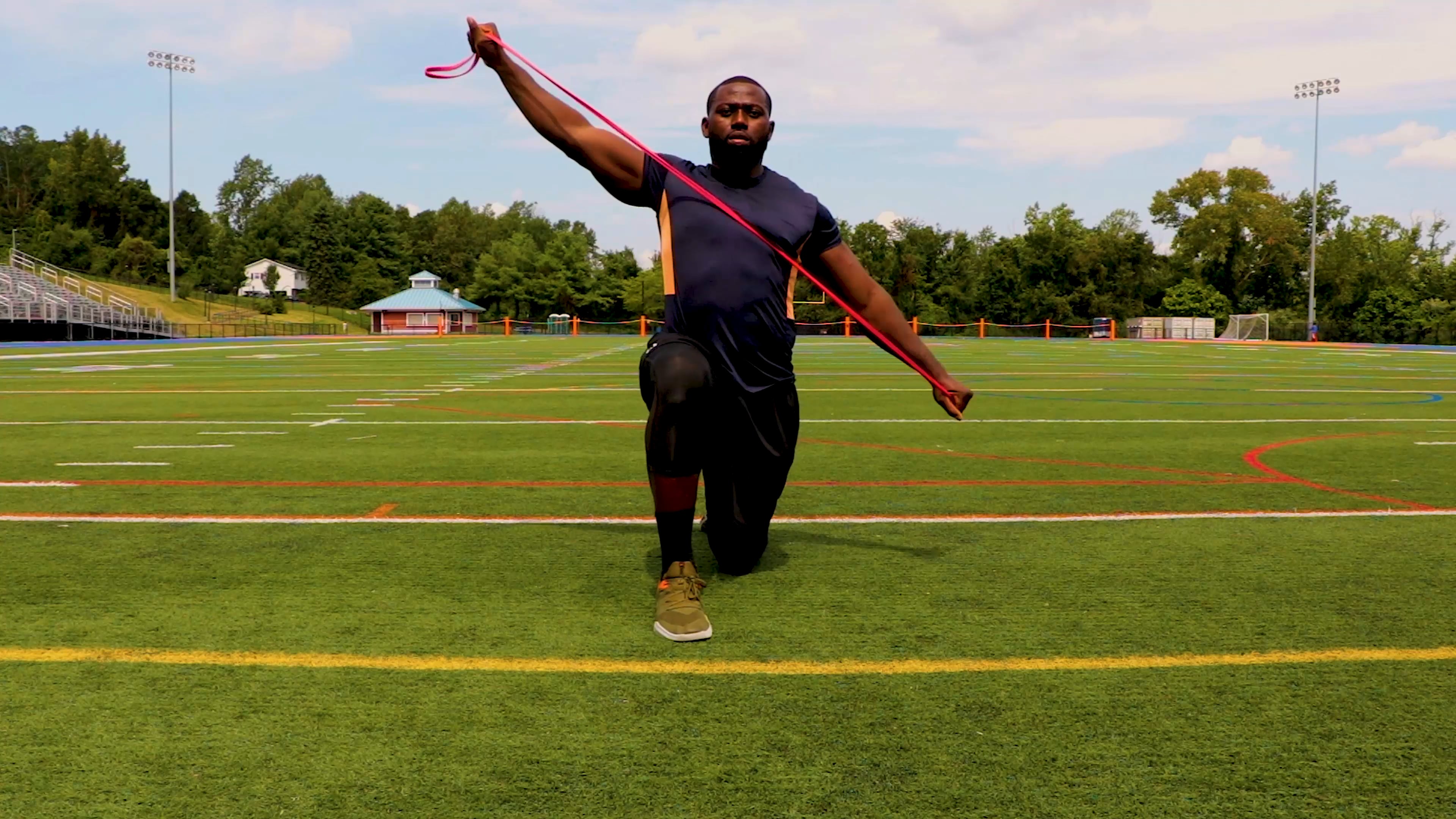 Half Kneeling Diagonal Pullapart