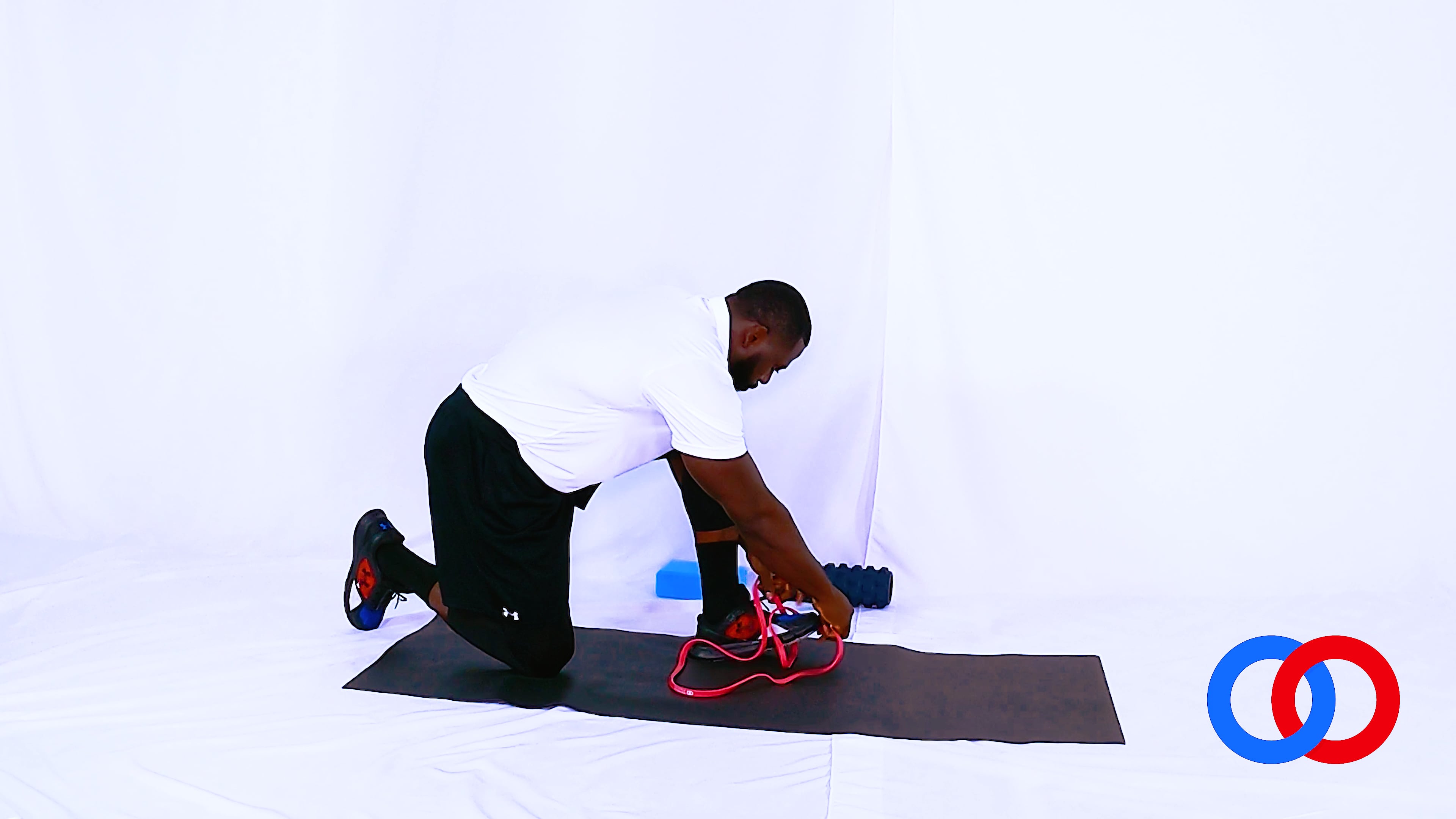 Assisted Bird Dog - 90 degrees leg lift Main