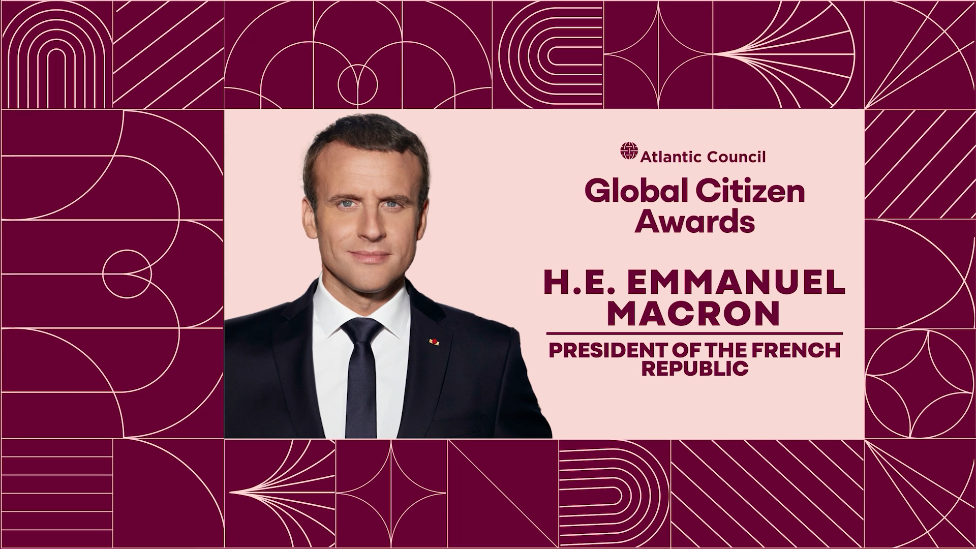 Emmanuel Macron receives the 2025 Global Citizen Award