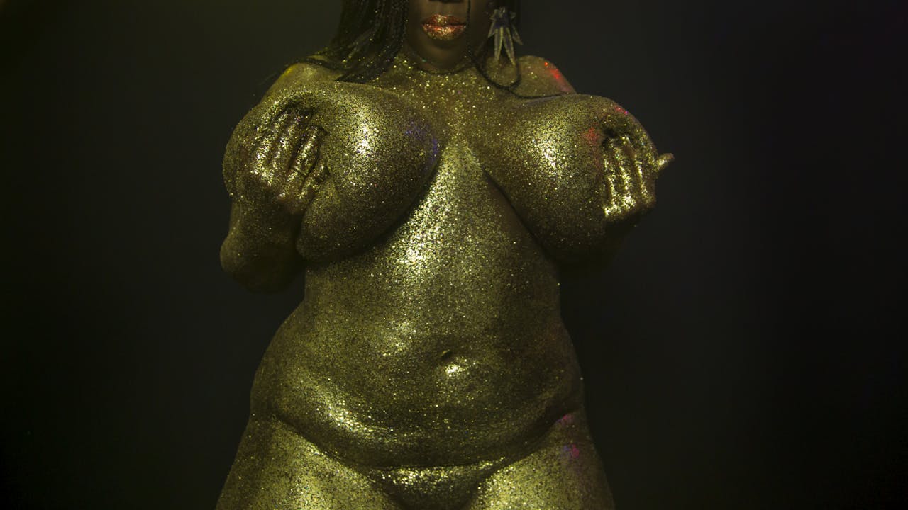 Ms. Gottalottabody - Glitterscape