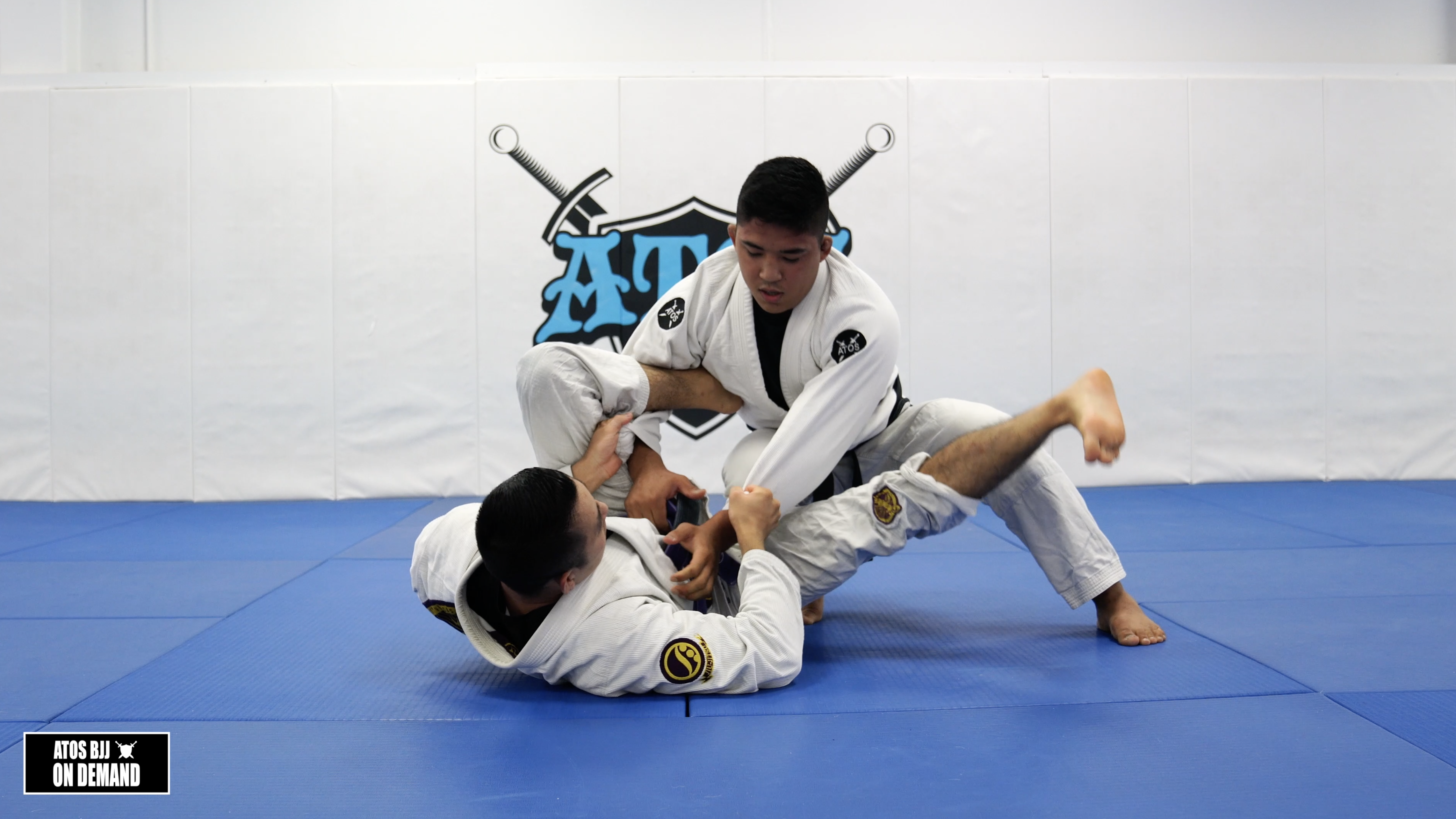 Guard Pass from Spider Lasso