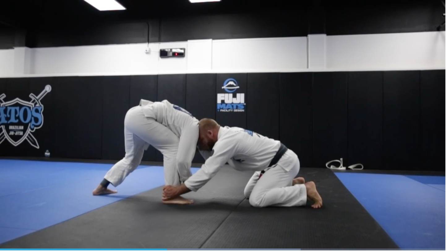 Ankle Pick Takedown + Knee Cut