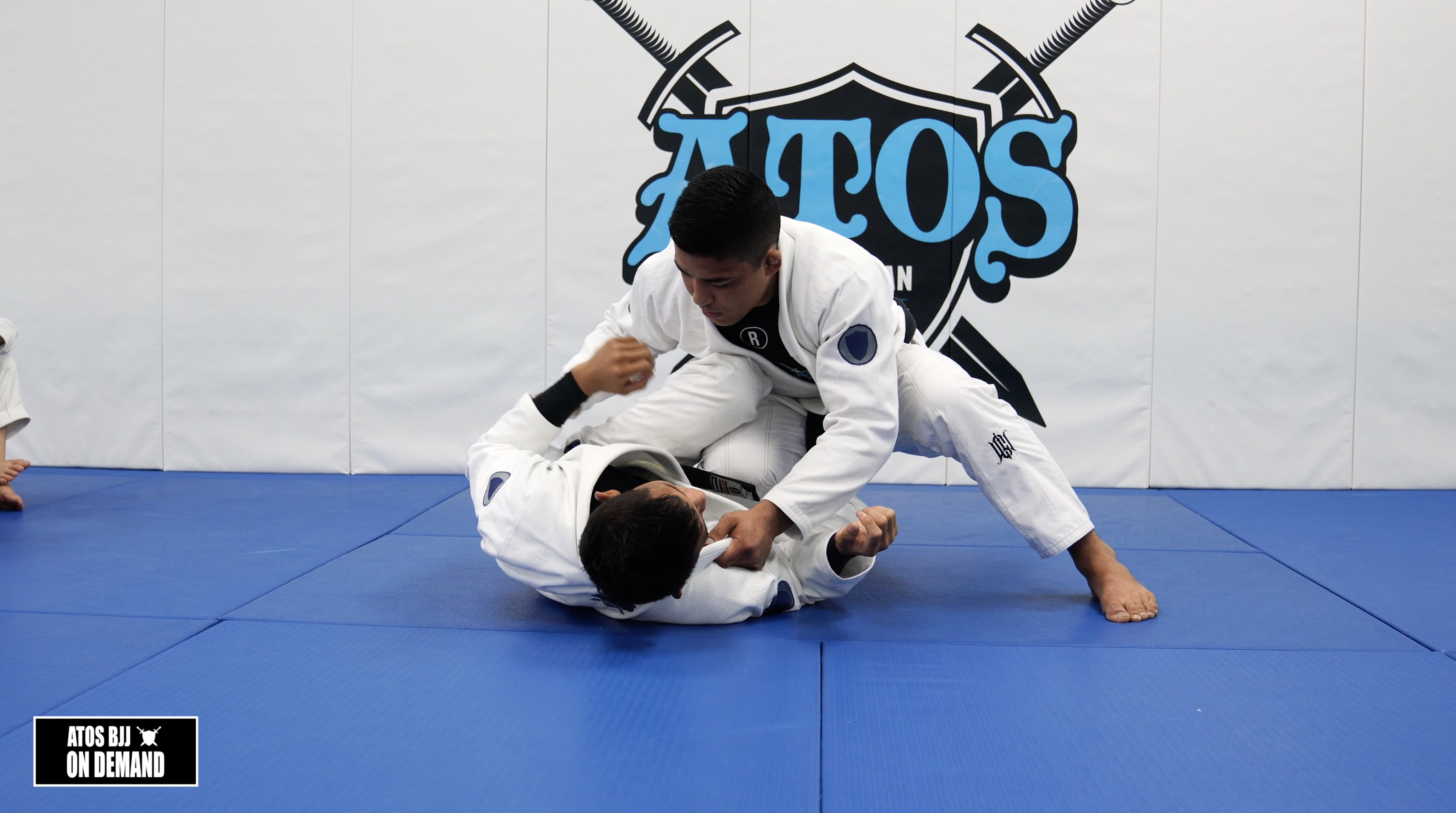 Knee Cut Pass | Kids Class