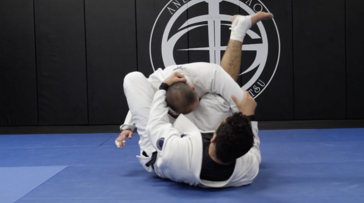 Basic Triangle Submission Attack From Lasso Guard