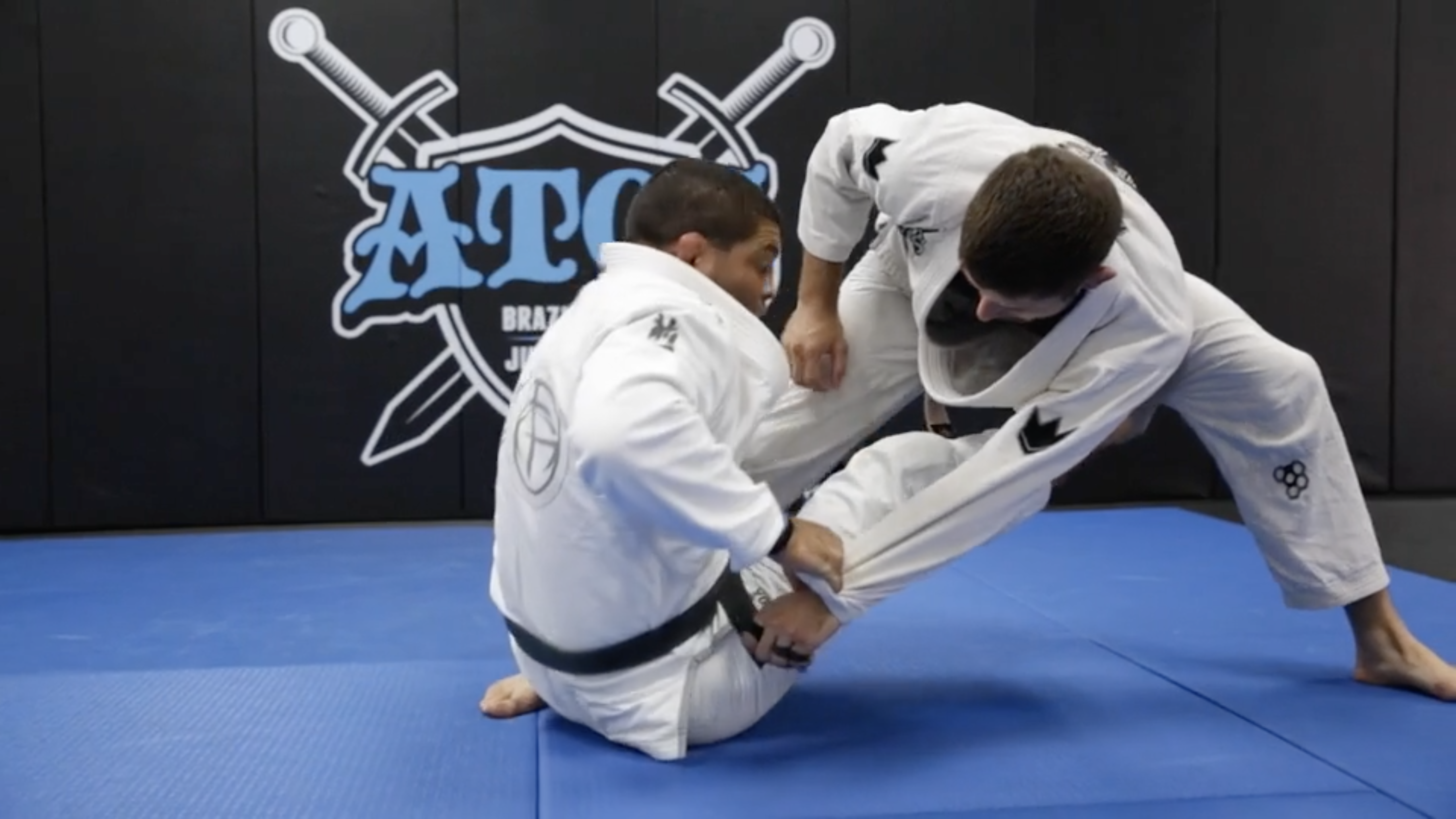 Sweeping From the Sit up Guard Into a Single Leg