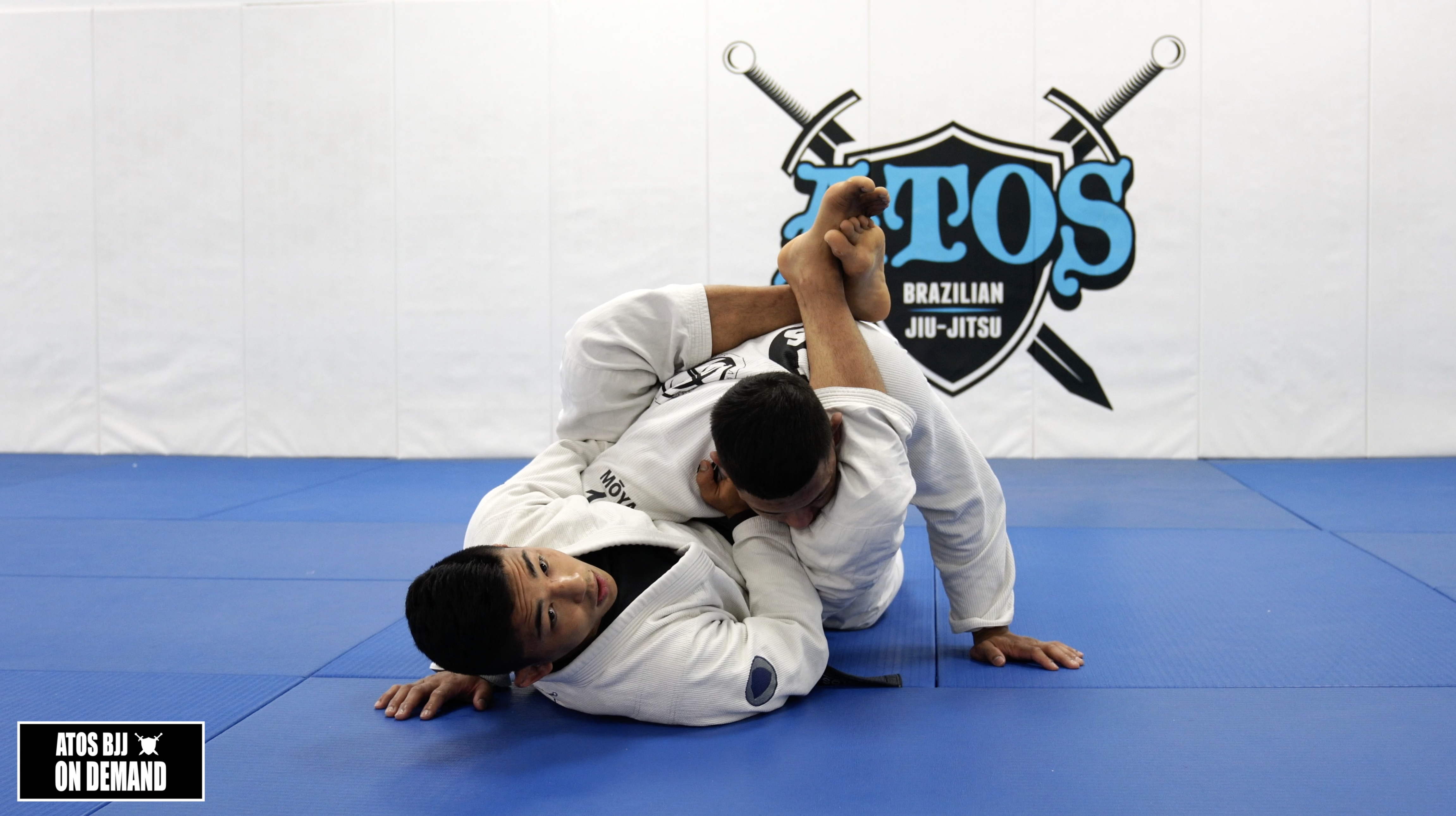 Overhook Cross Collar Choke From Closed Guard