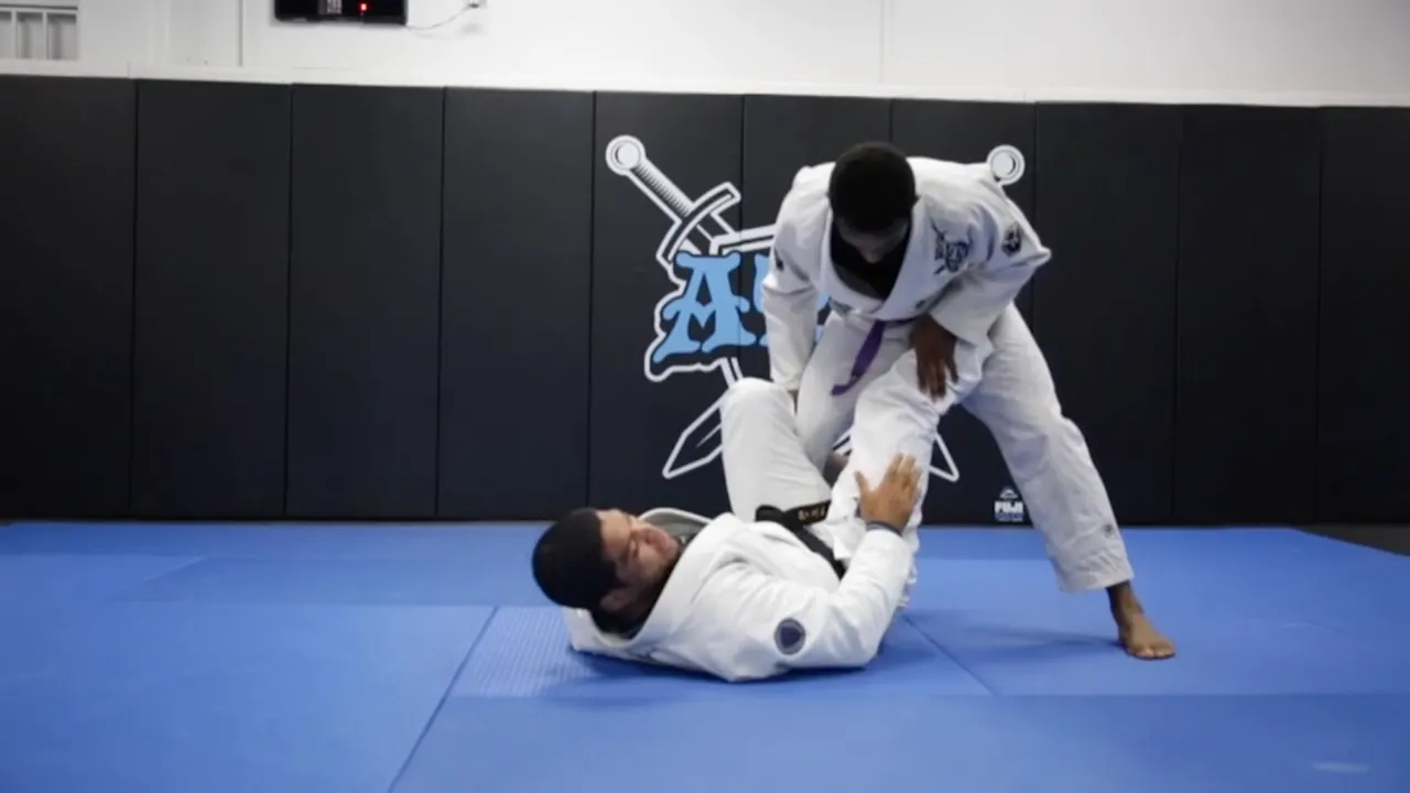 Maintaining and Controlling the De La Riva Guard - Andre Galvao - Atos ...