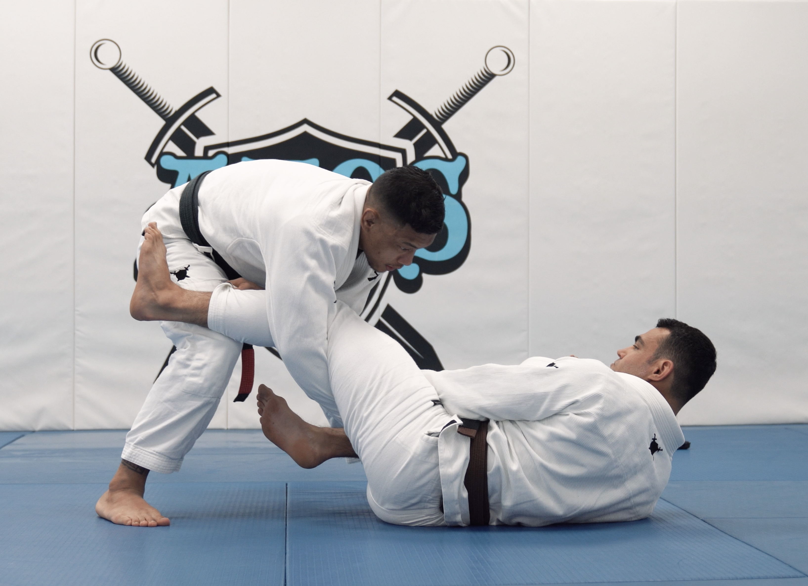 Intro to Pass Lasso With One Sleeve Control | Part 1