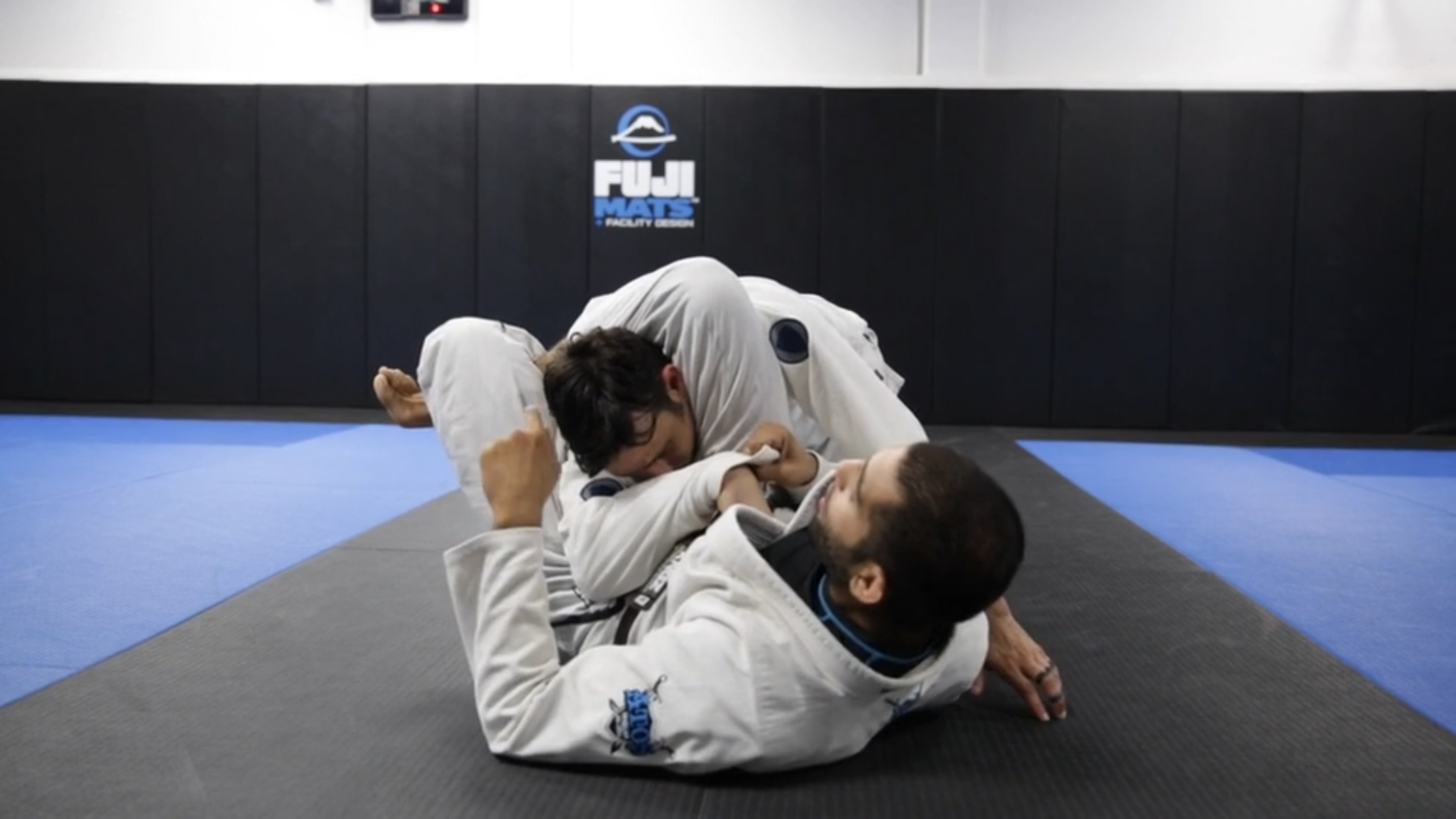 Two on One Guard Into Triangle With Armbar & Omoplata 