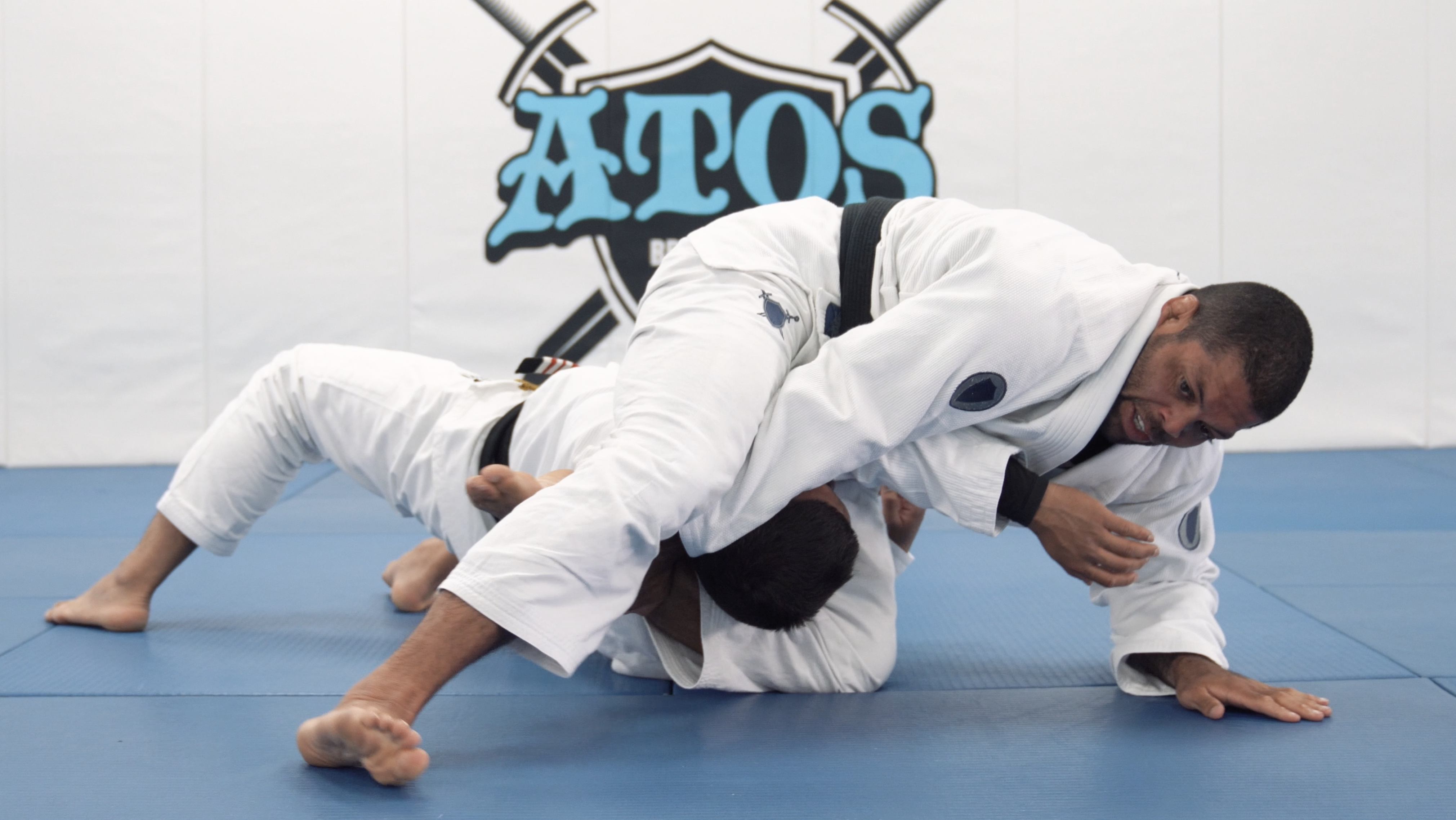 S Mount Triangle Strangle