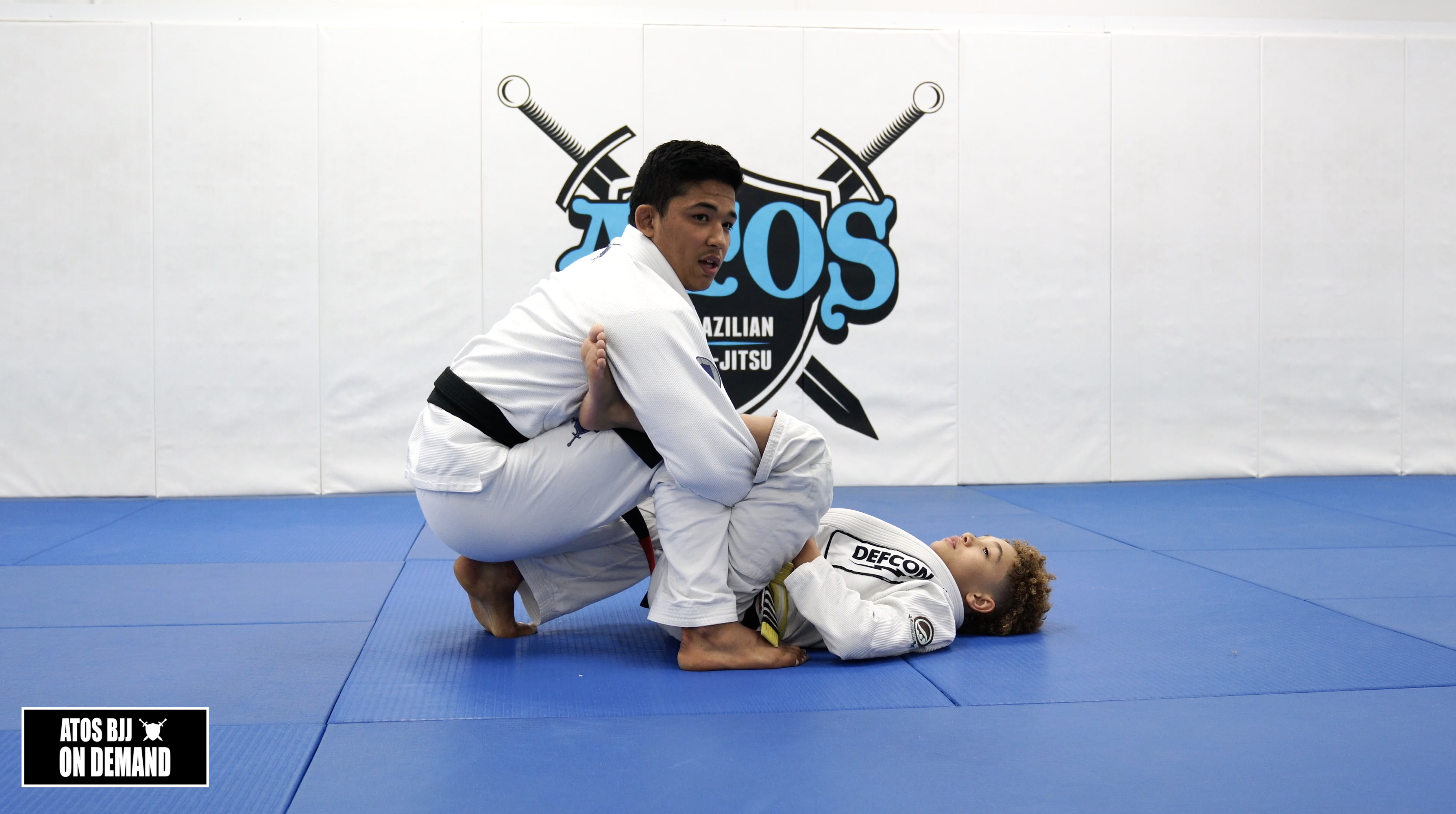 Spider Lasso Guard Long Step Pass