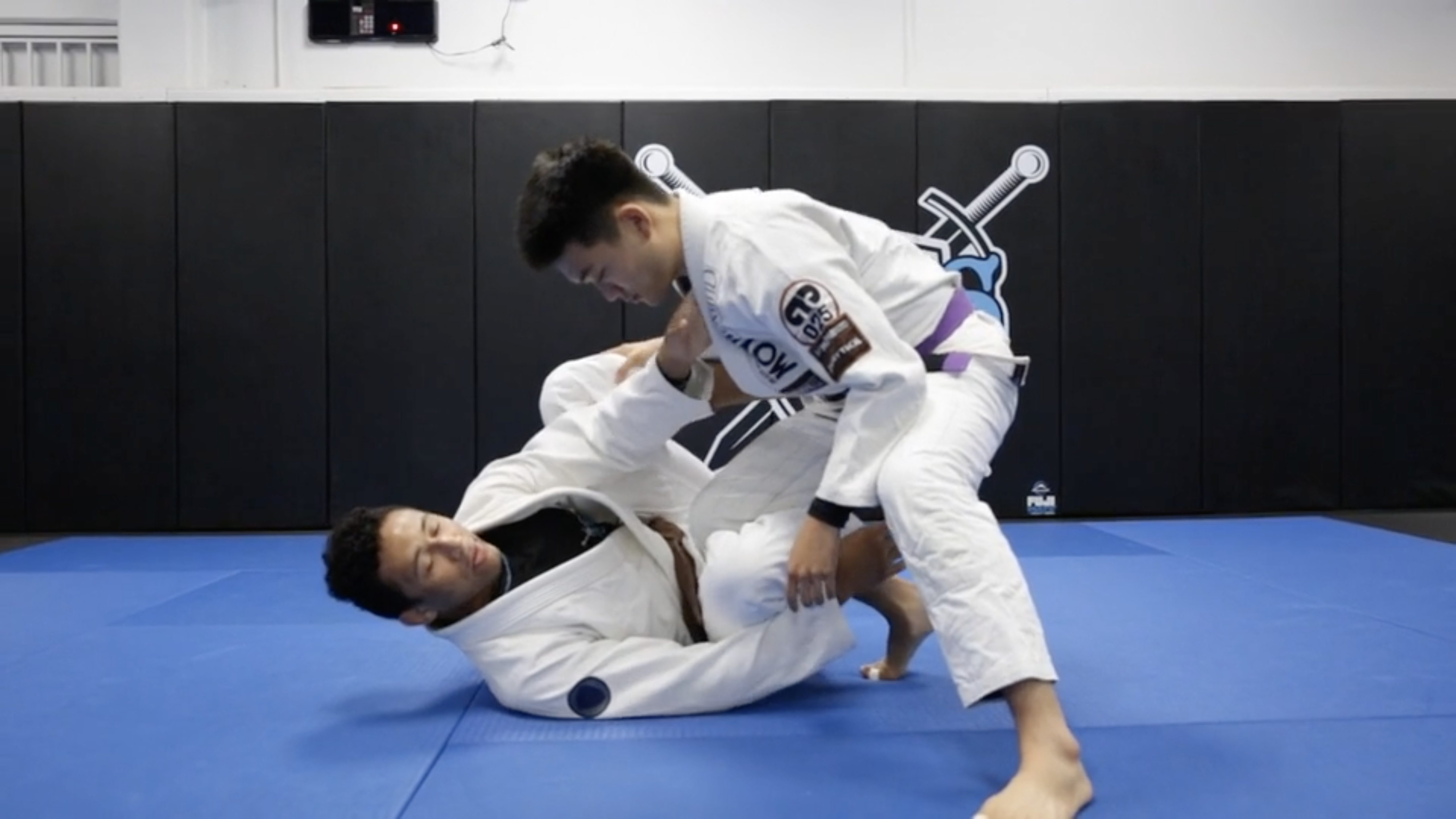 Transition From Reverse De la Riva Into De la Riva 