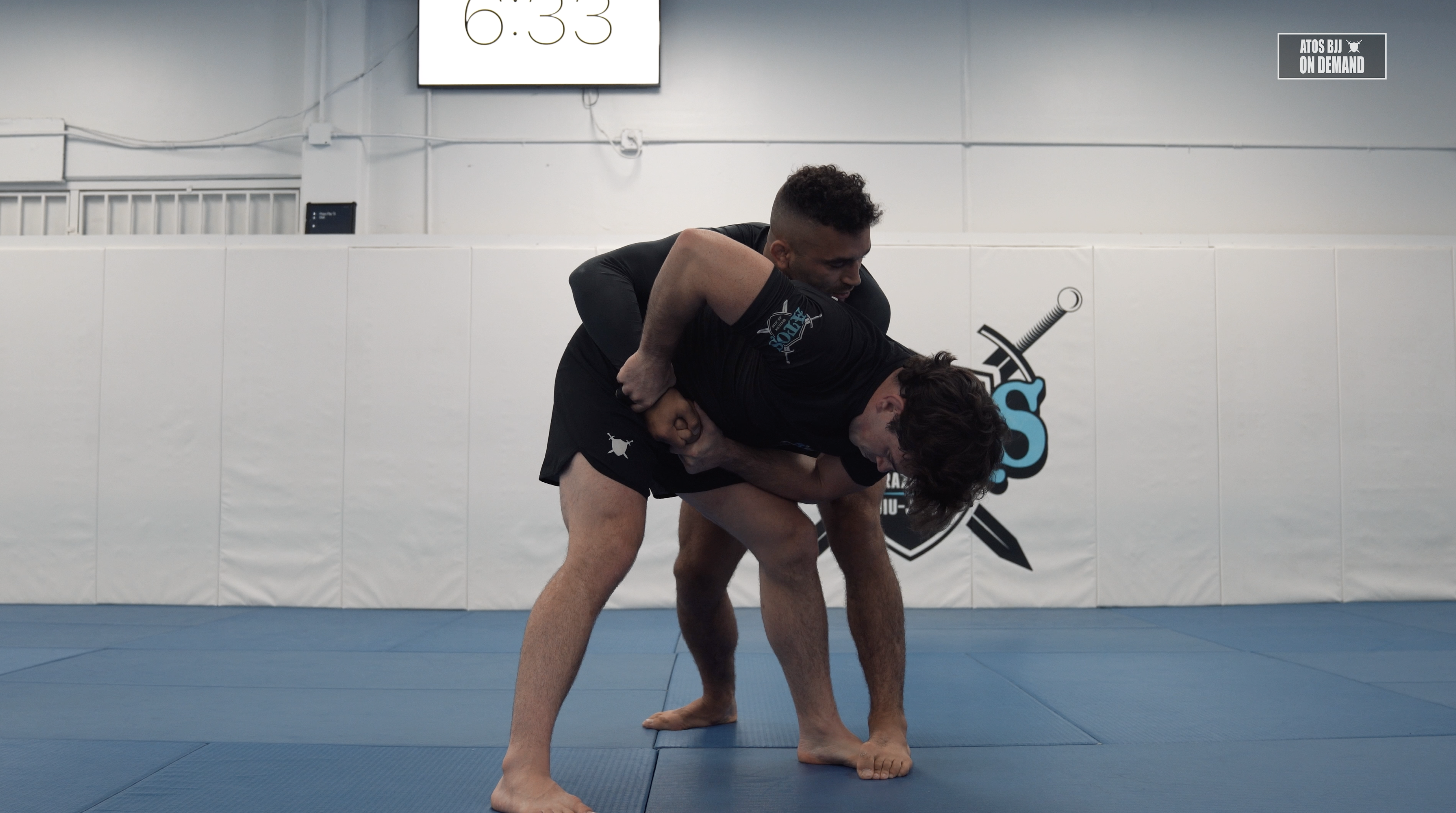 Russian Tie to Elbow Pass