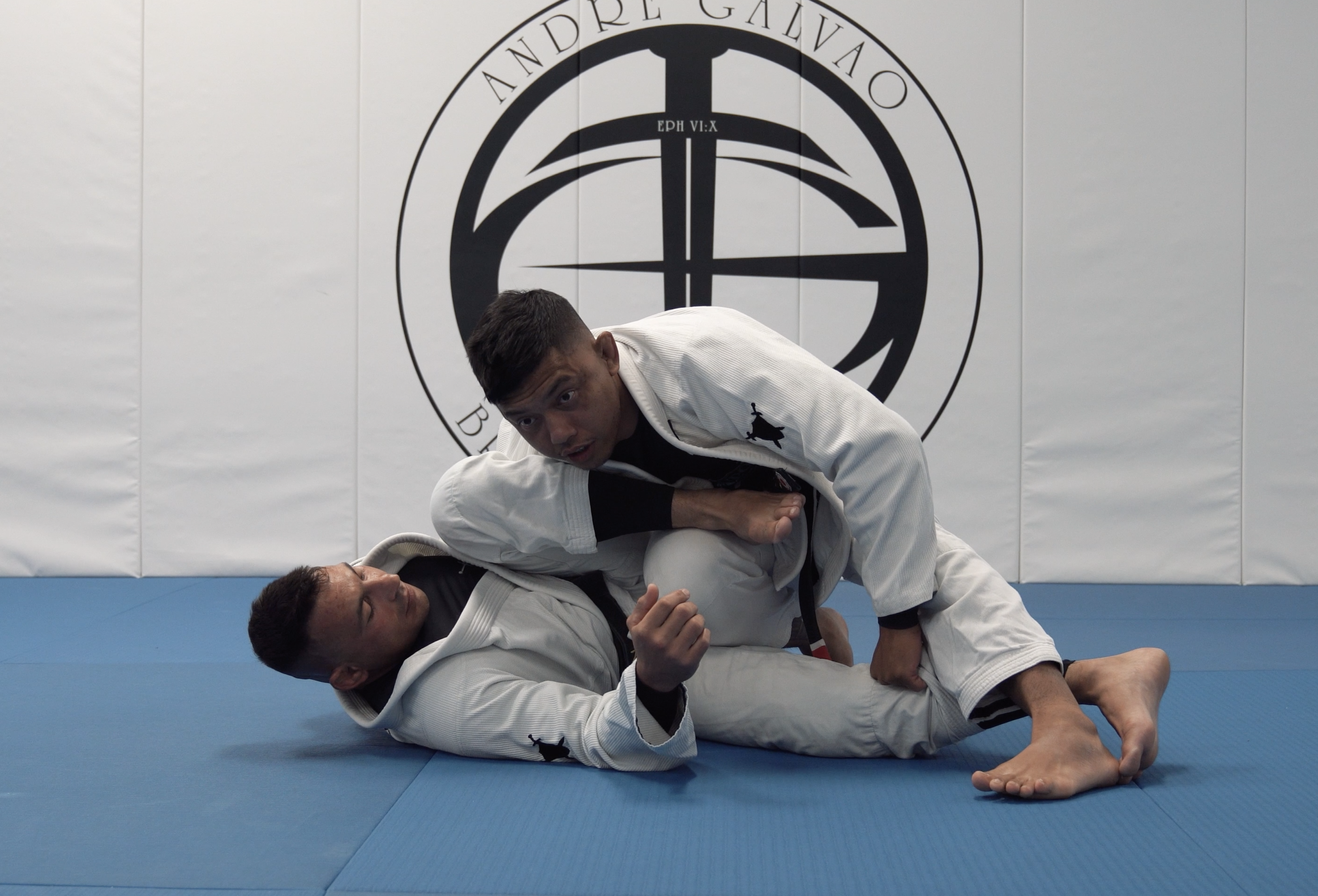 Countering Lasso With Shoulder Trap