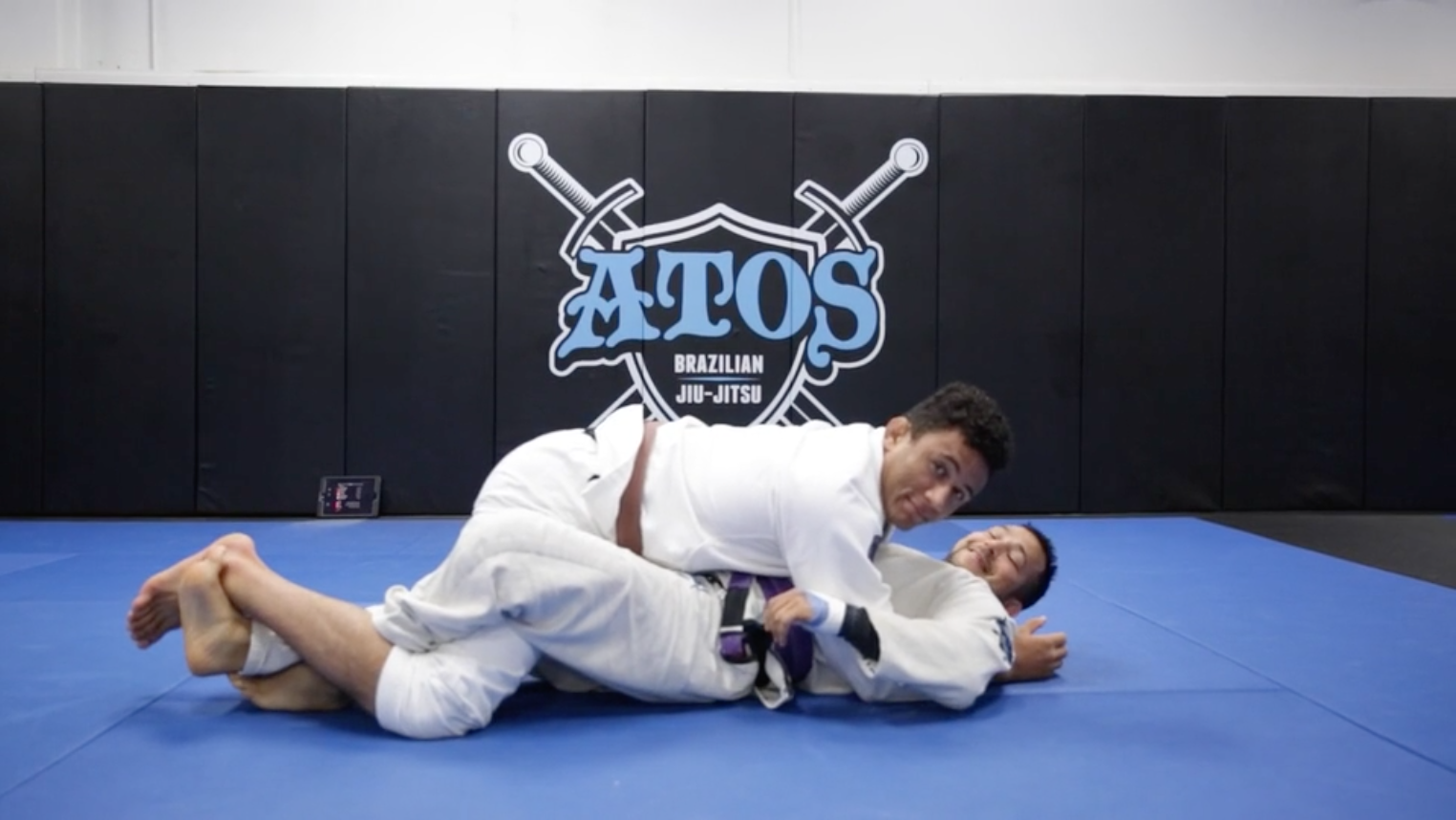 Half Guard Lock Down Escape to Quarter Guard Knee Cut Pass