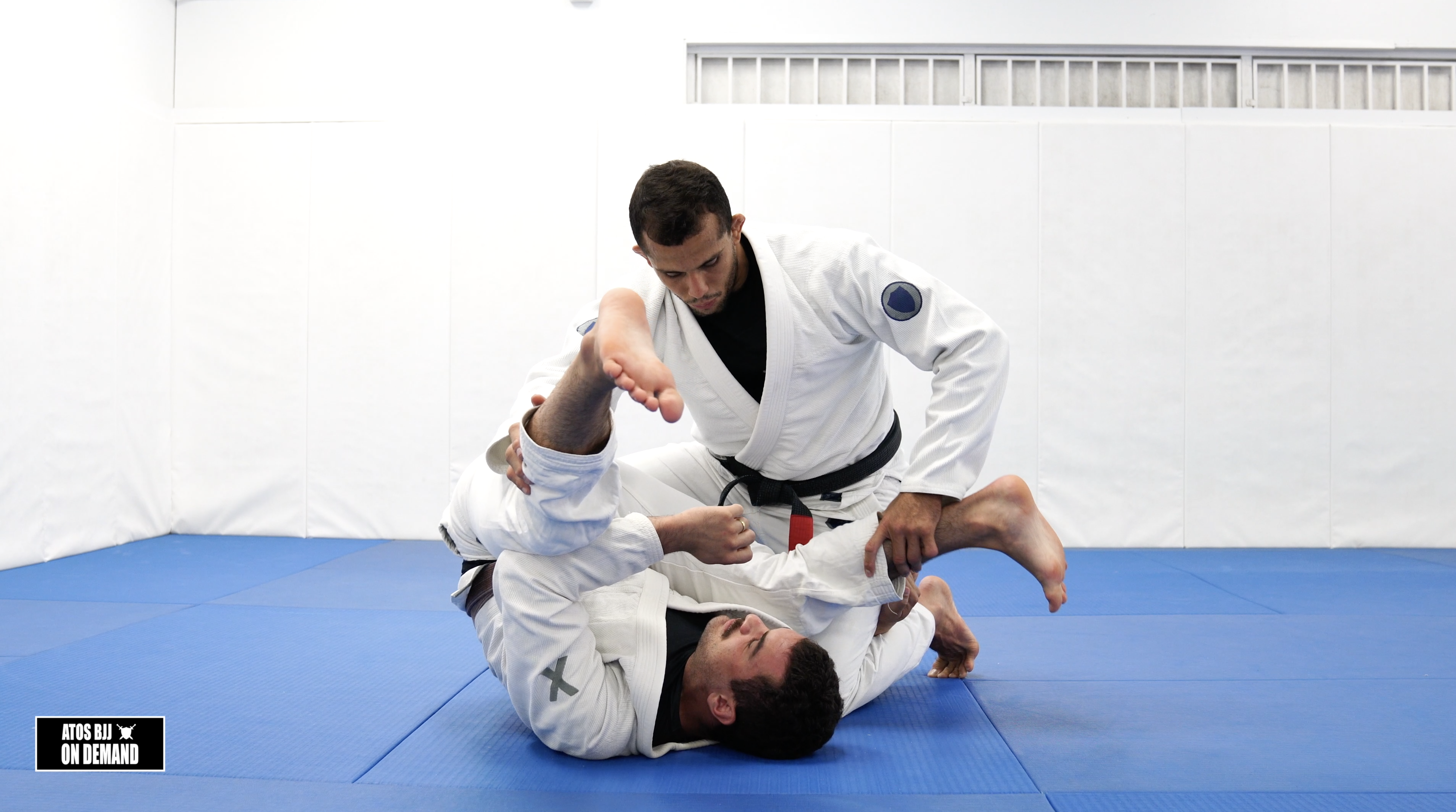 Stack Pass to Leg Drag