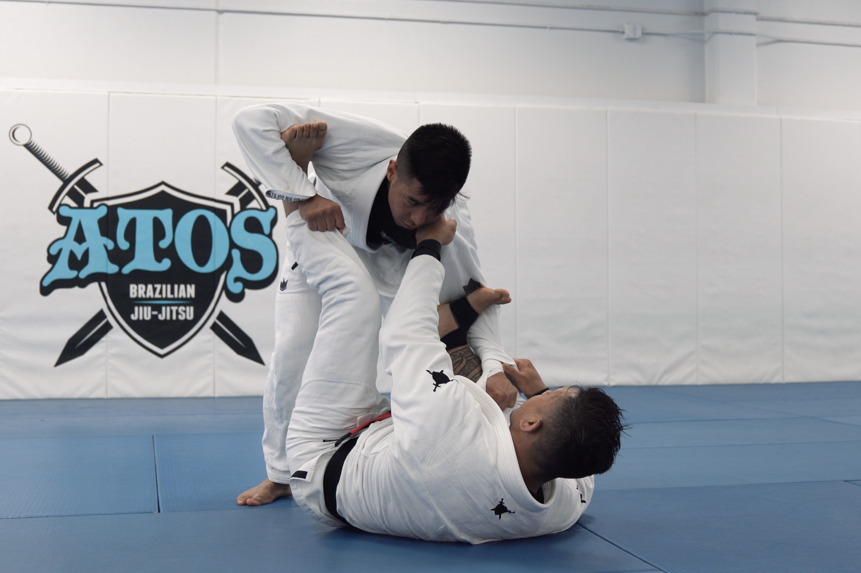 Attacking Omoplata & Triangle From Collar Sleeve Guard