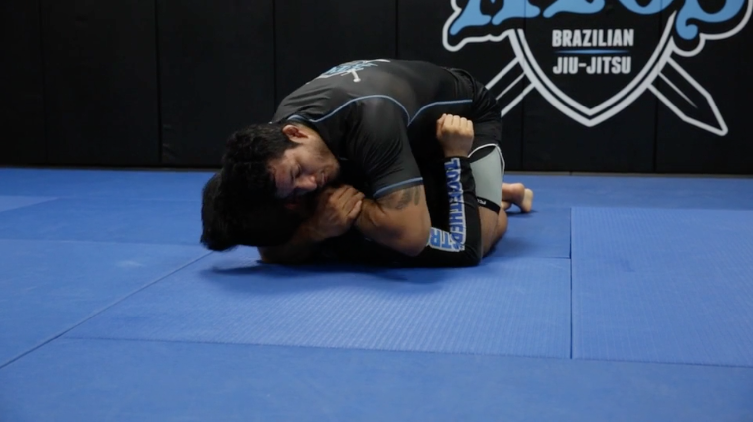 Quarter Mount from Knee Shield + No-Gi Ezekiel