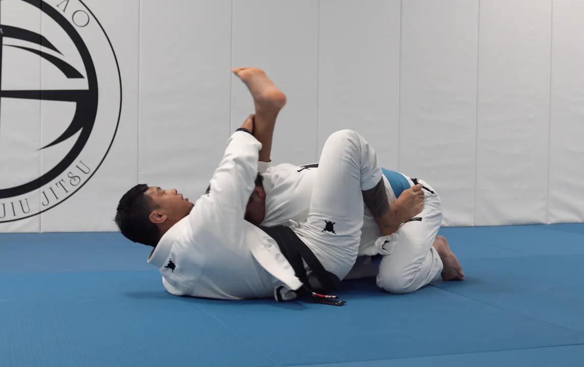 Triangle From Double Sleeve Control - Rolando Samson - Atos BJJ OnDemand