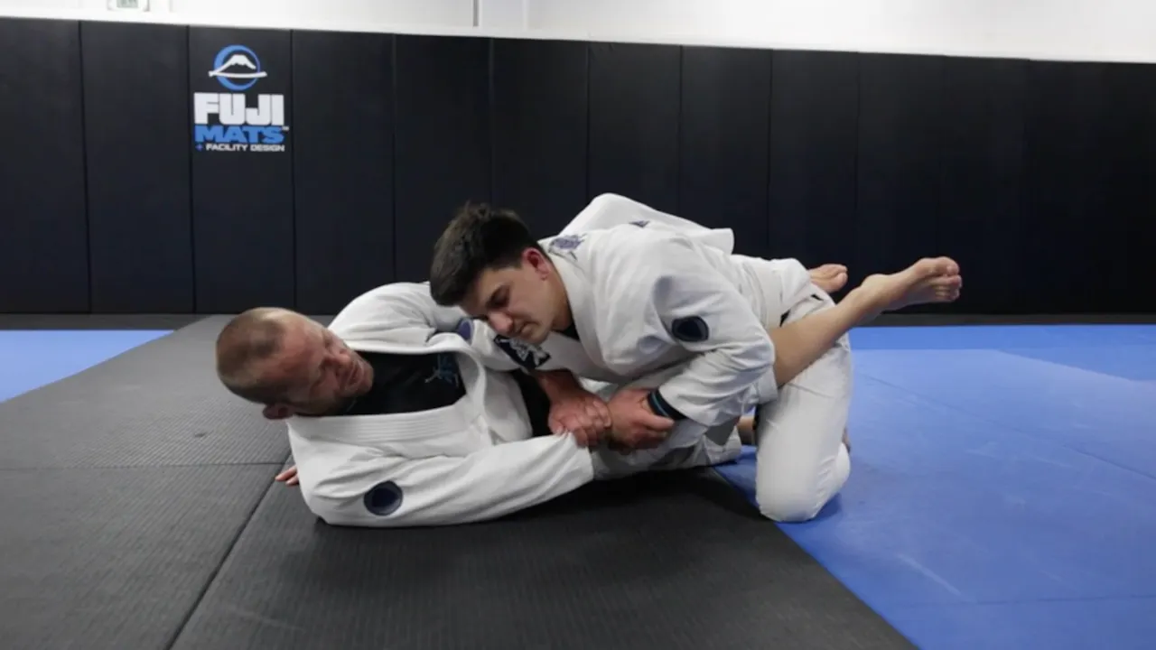 Triangle Set Up with Overhook from Closed Guard - Josh Hinger - Atos ...